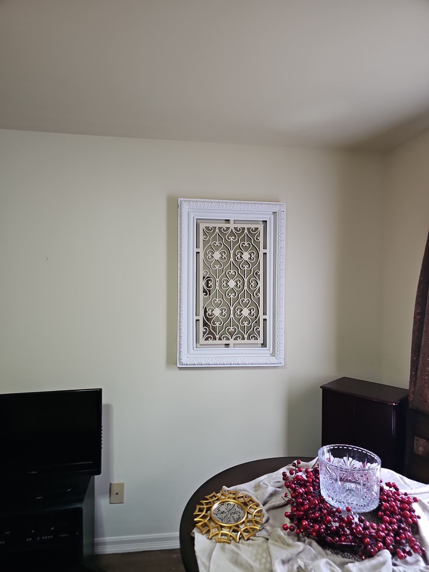 Art, Mirror & Gallery Wall Installation Projects by Hangman Mounting & Installation
