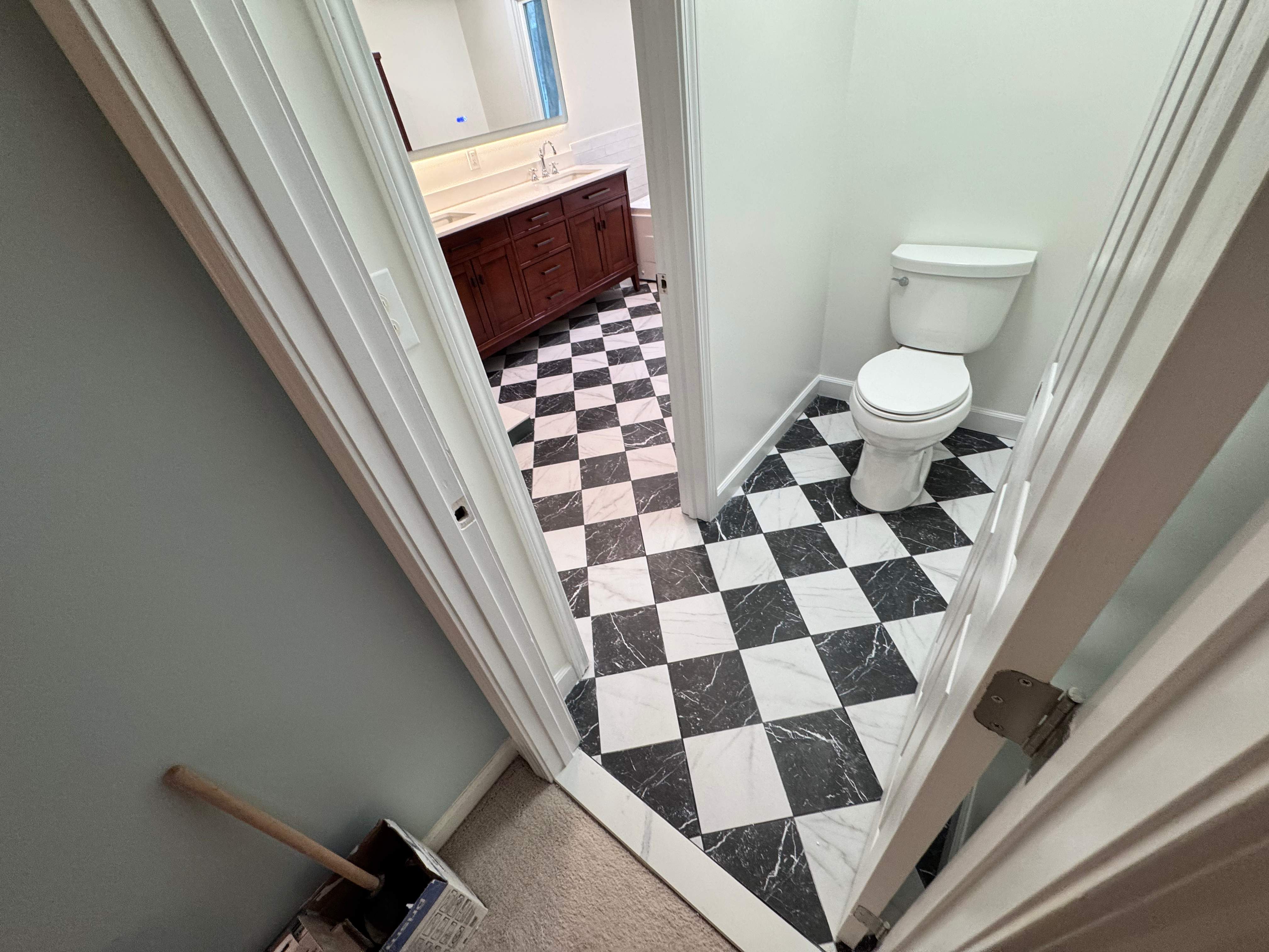 Master bathroom remodeling by Prudencio