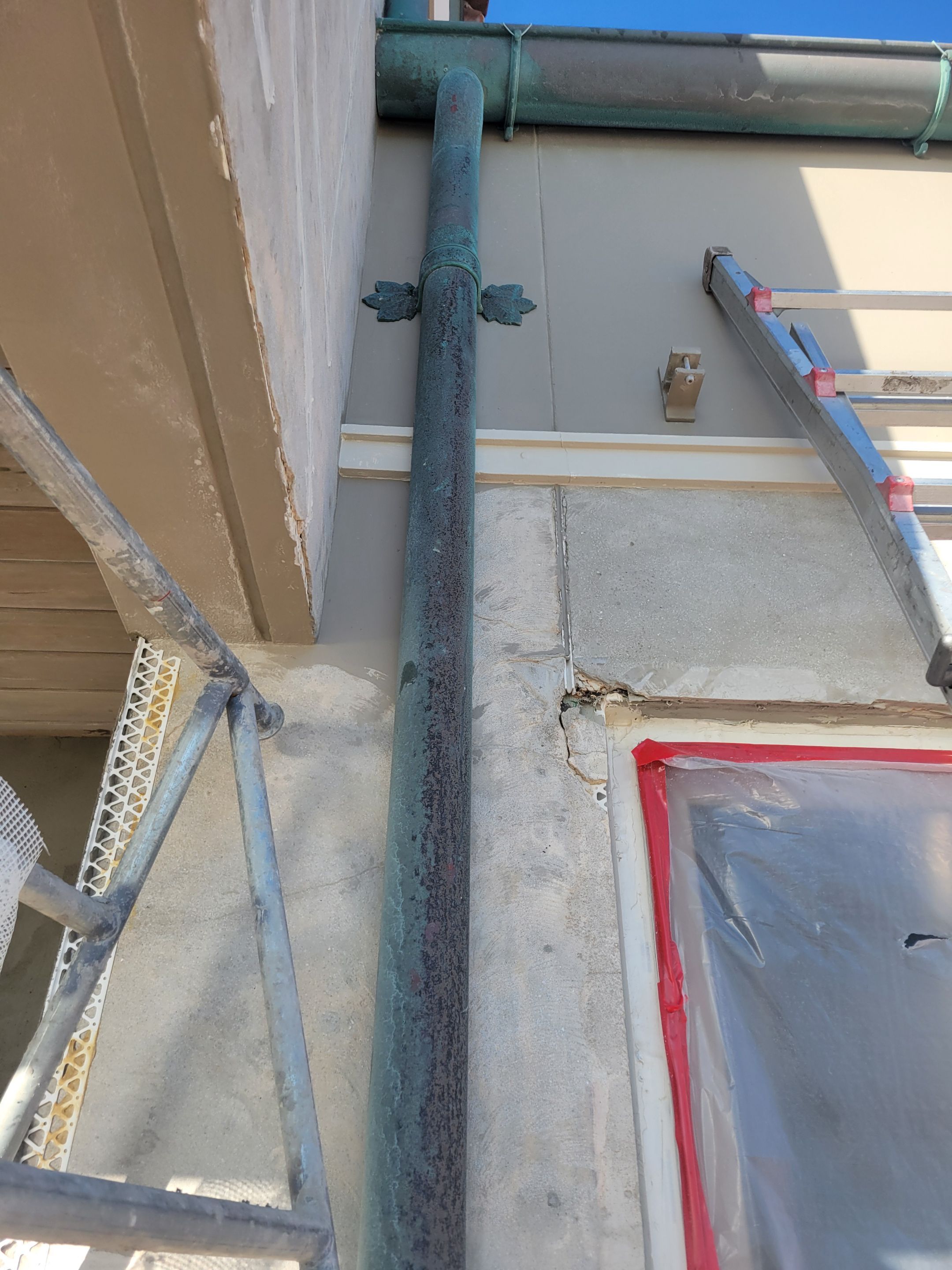 Half-Round Aluminum Gutters Installed in Nokomis FL by Gutter Professors