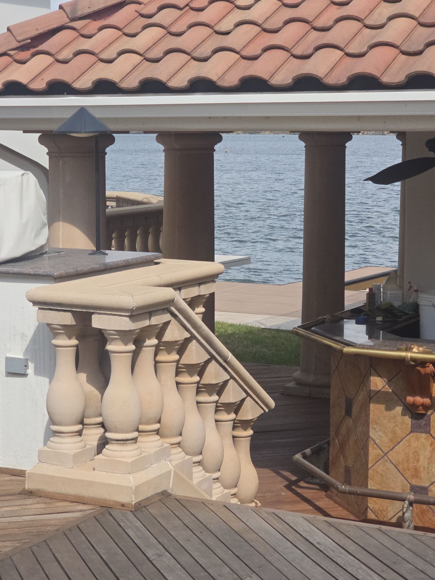 Beautiful house. Beautiful view. Didn't want to leave when we were done. by REPS OF TEXAS