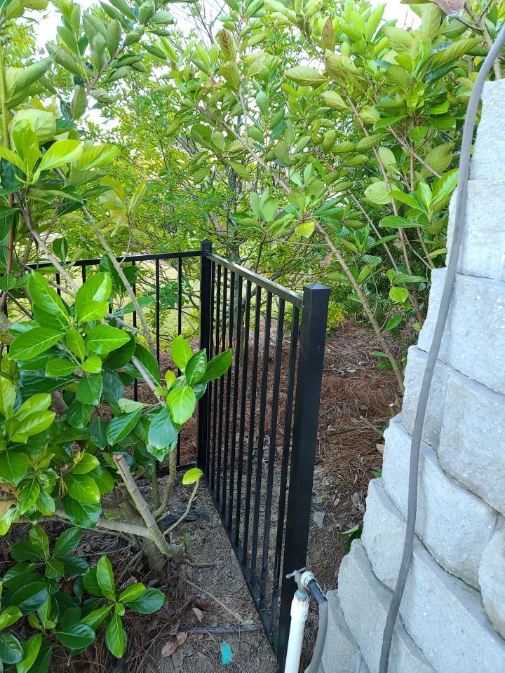 Black  4' Aluminum using Black 2 rail Aluminum by Hip Square Fence Inc.