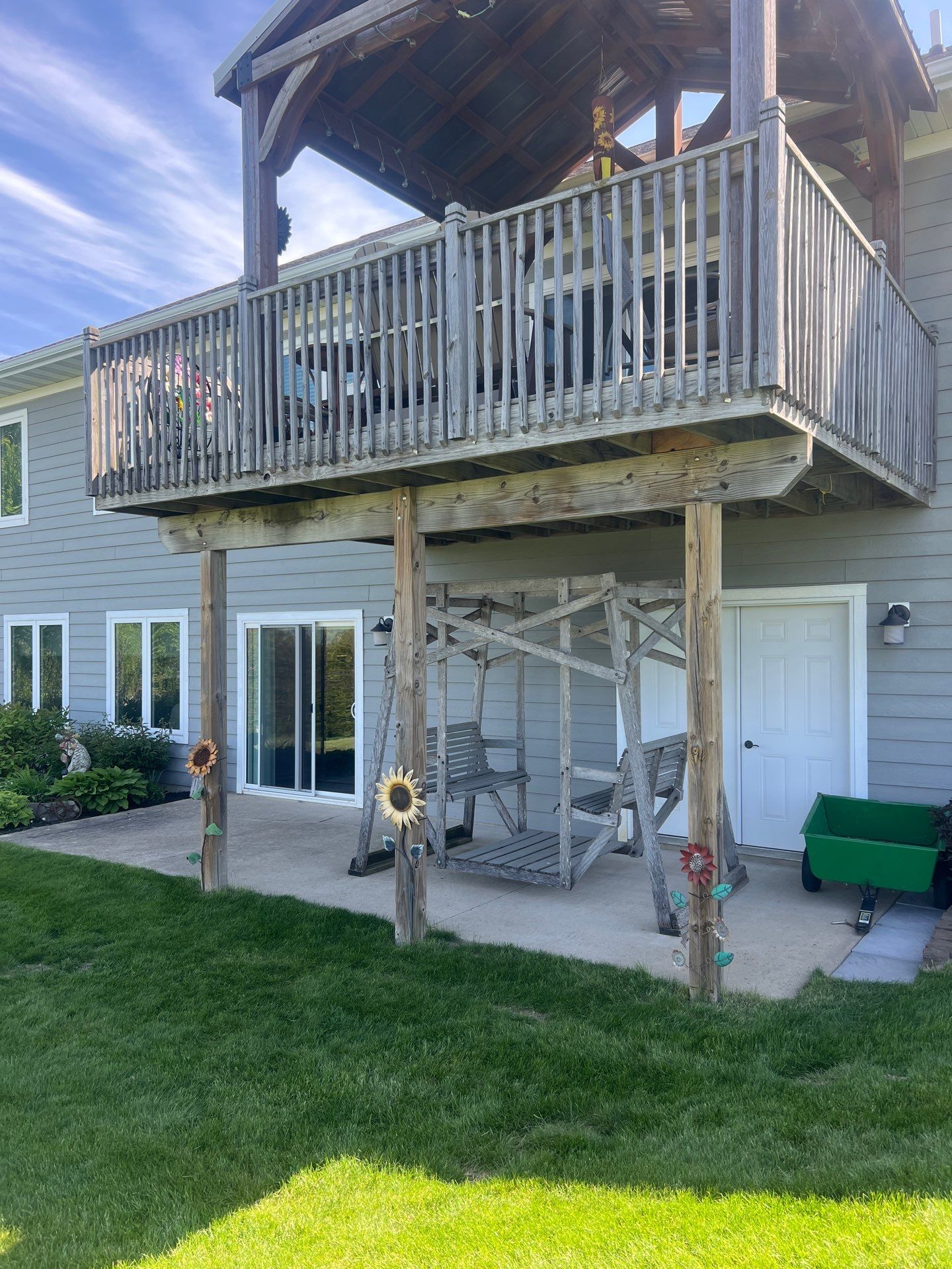 Deck Staining by Grandview Painting
