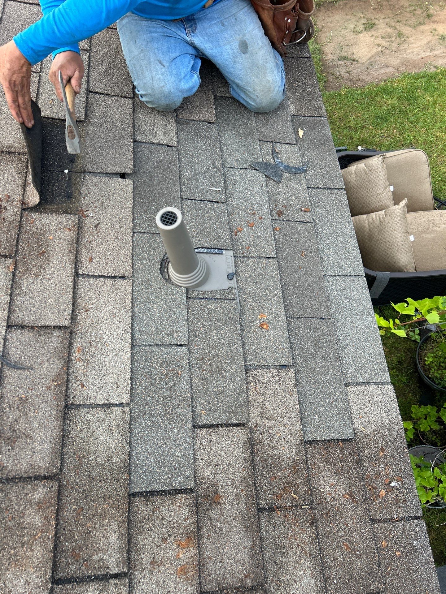 Hail Damage using Owen's Corning Duration (Lifetime) Shingles by Roof Repair Company