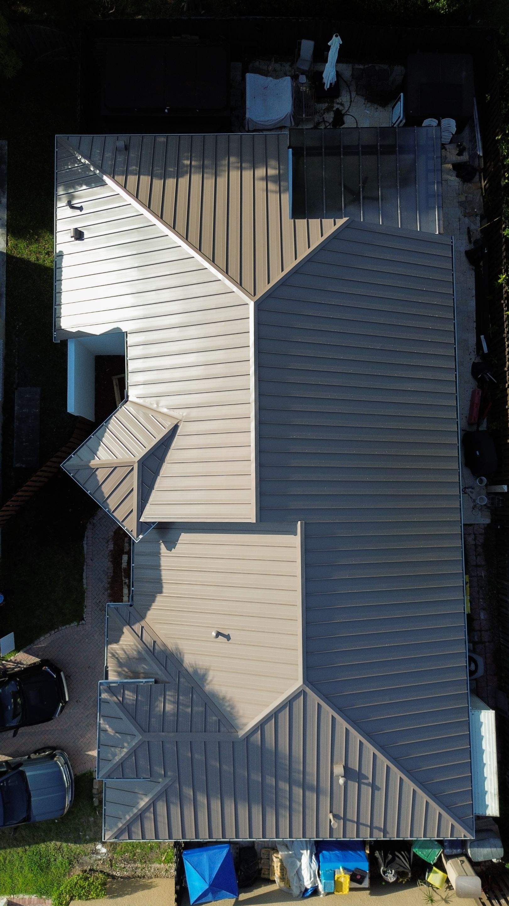 Metal Roof - Galvalume - Sandstone by Istueta Roofing
