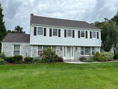 Siding Installation using Hardie Plank Artic white