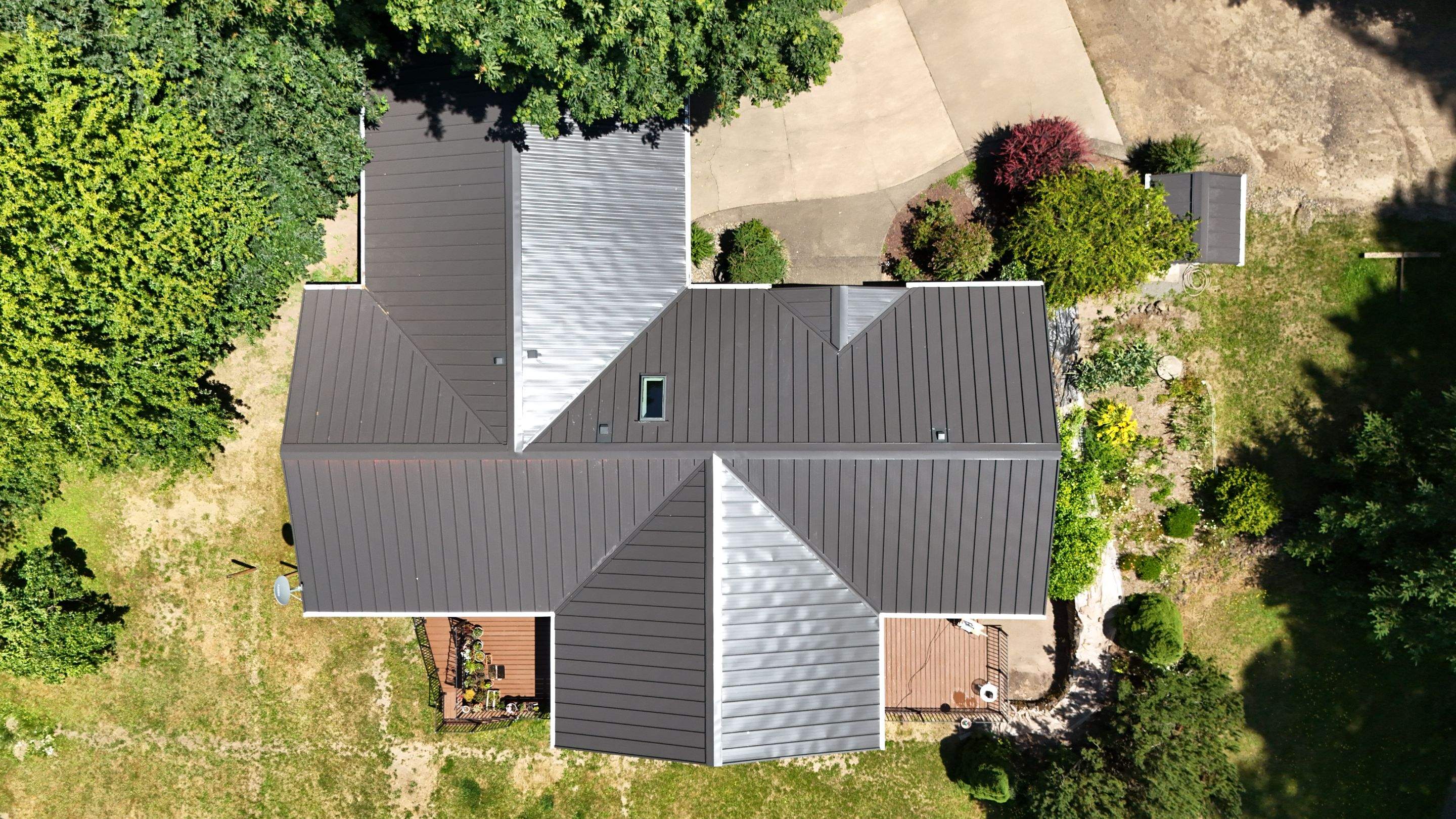 Metal | Roof Replacement in Woodland, WA 98674 by Valiant Roofing, LLC