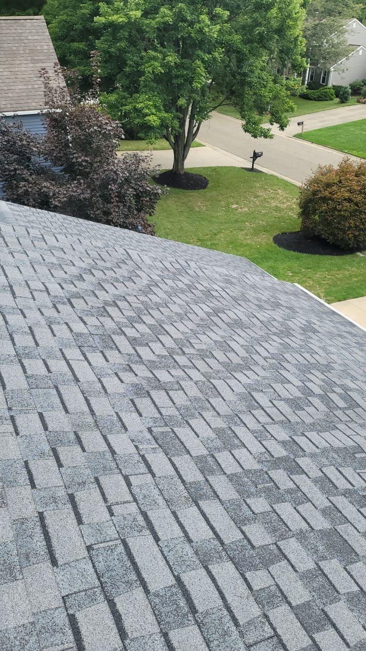 CERTAINTEED LANDMARK COLOR: PEWTER DRIP EDGE: WHITE by Eagle Eye Roofing