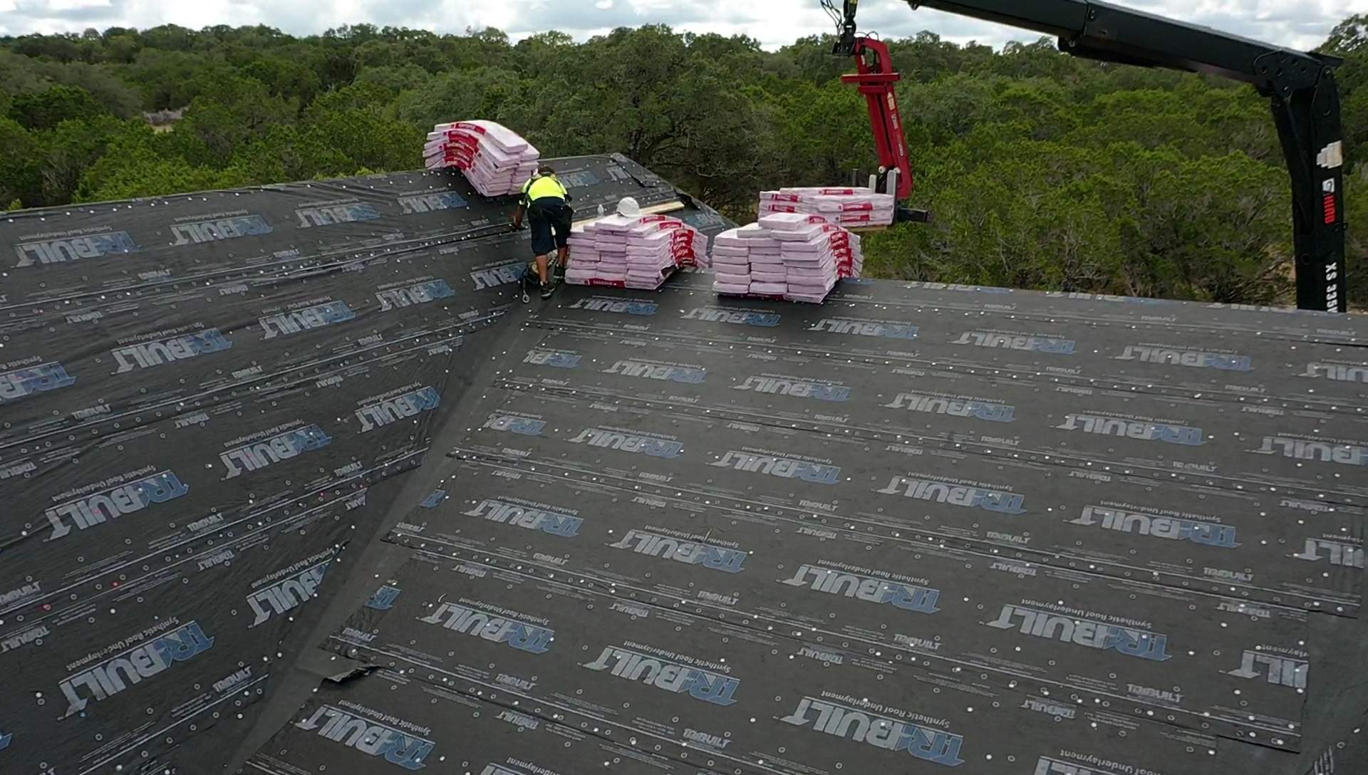 New Home Construction using Owens Corning 30 year Architectural Shingles by Premier Roofing and Contracting