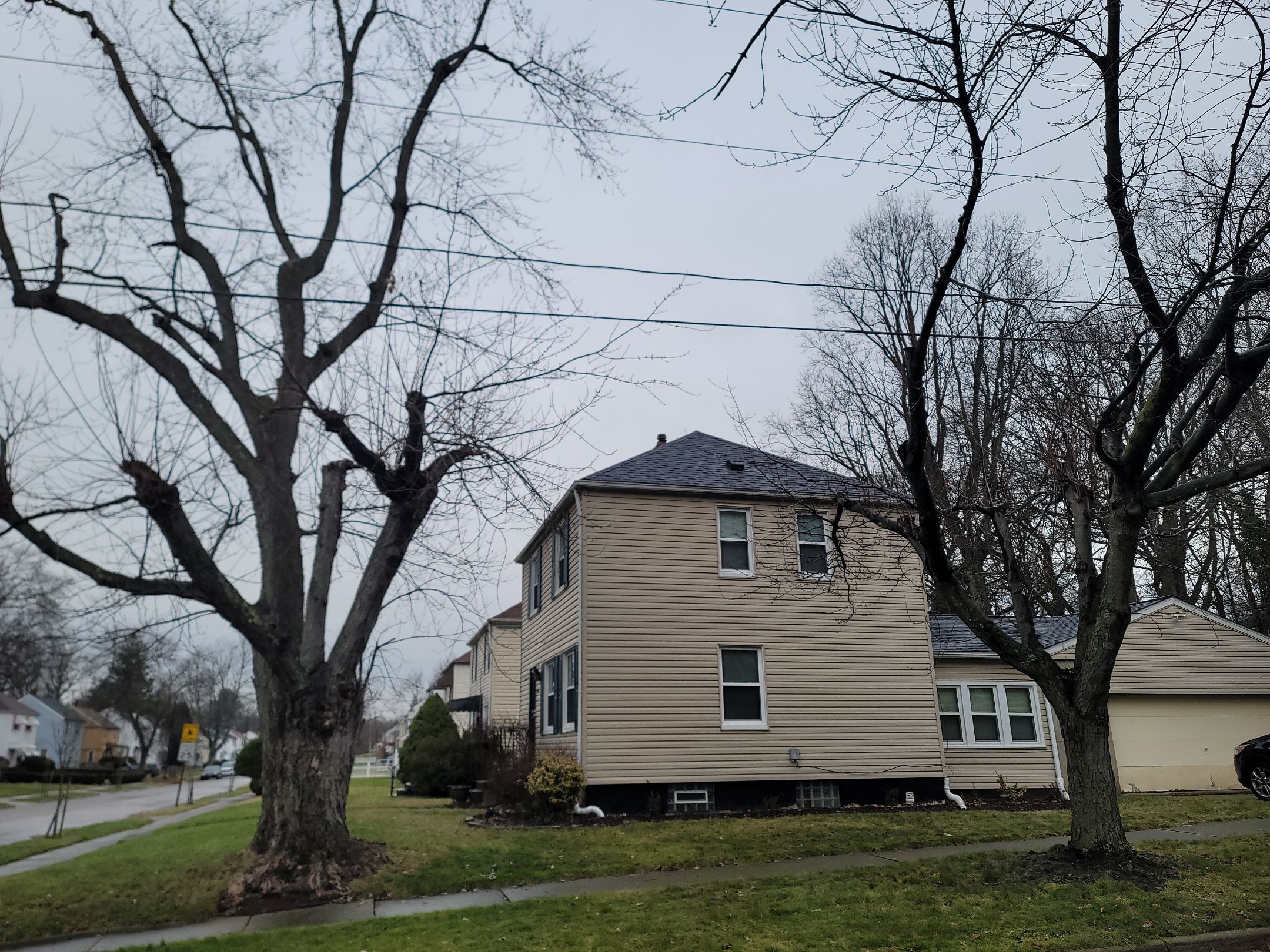 Atlas Pinnacle, Color: Pewter, Drip Edge: White by Eagle Eye Roofing