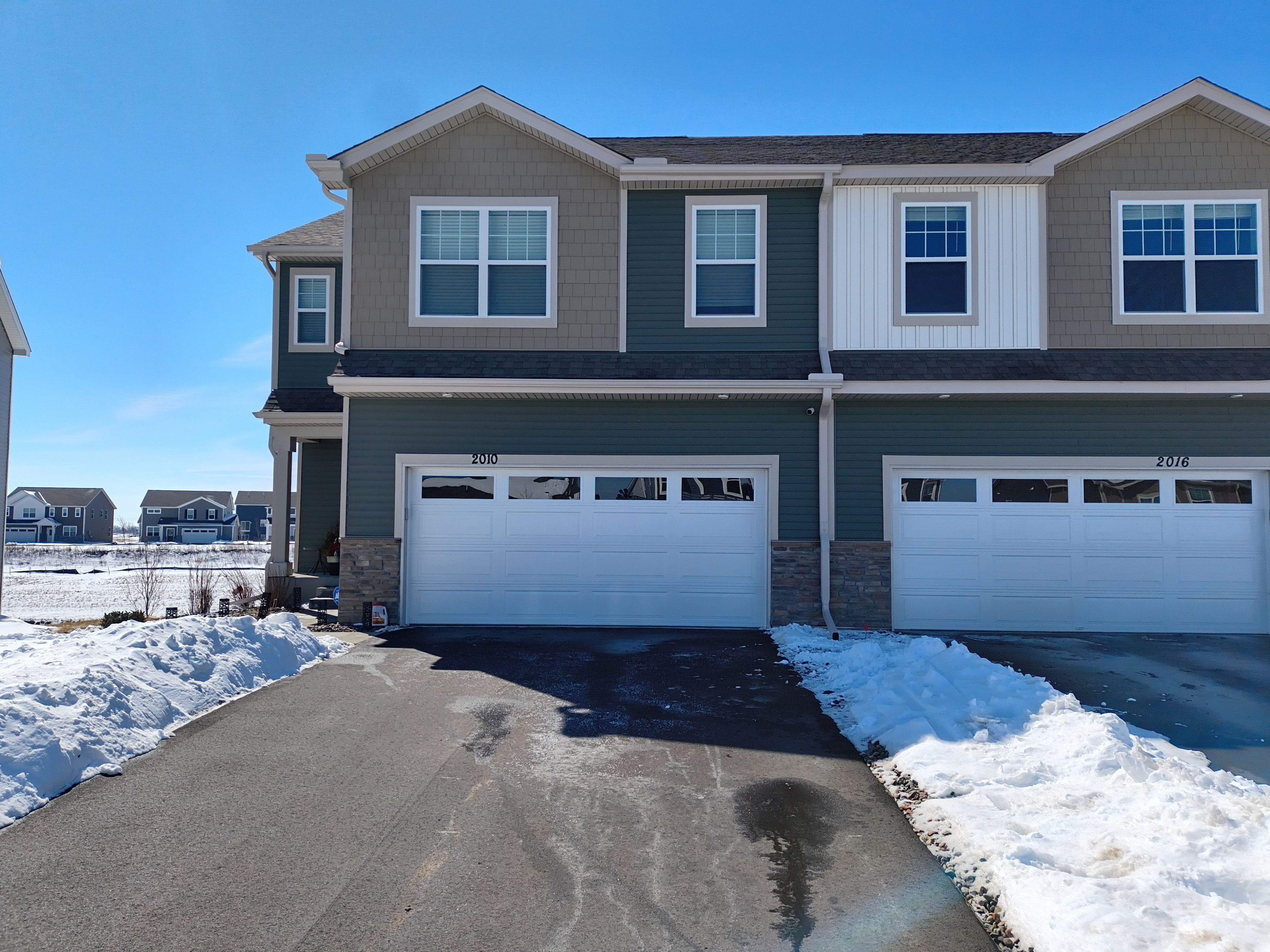 Seamless Gutter and Screen Installation for Shakopee Townhome by Next Level Seamless Gutters / Exteriors Inc.