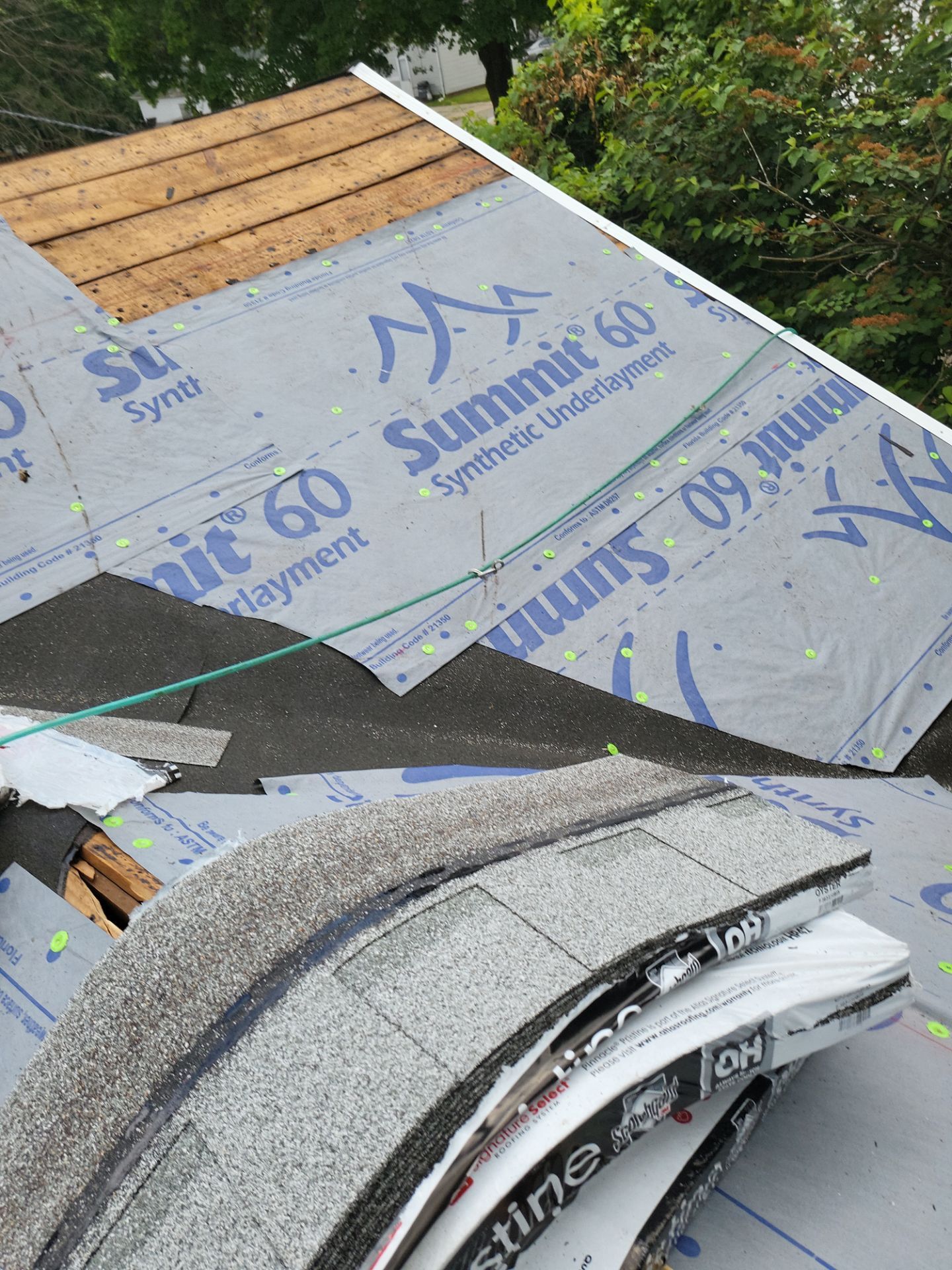 Atlas Pinnacle, Color, Oyster Shell, Drip Edge, Color, White by Eagle Eye Roofing