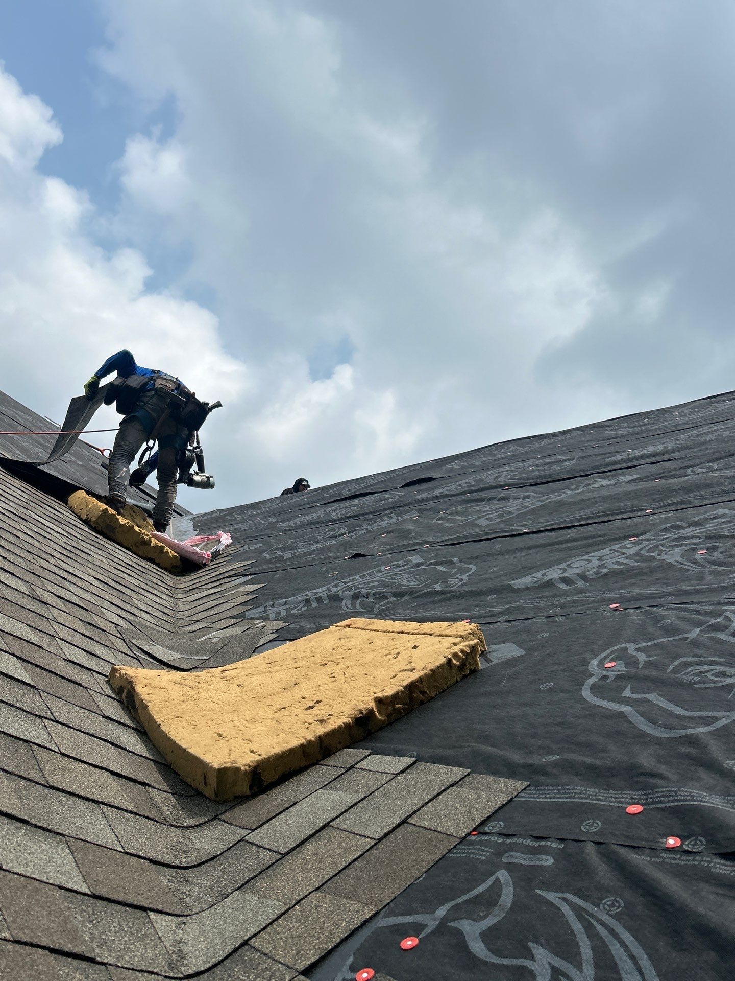Residential Roofing Installation using Owen's Corning Duration (Lifetime) Shingles by Roof Repair Company