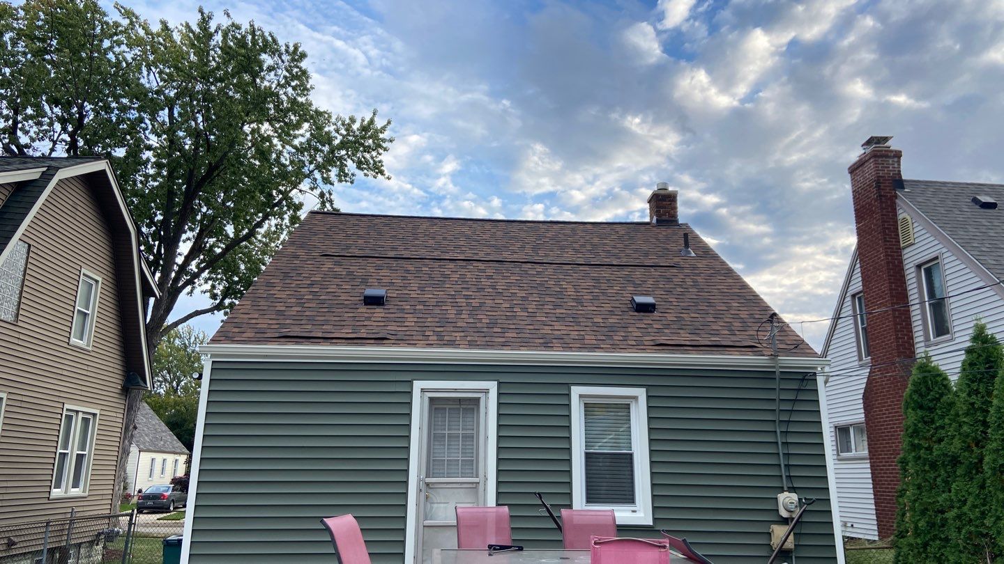 Siding Replacement using CertainTeed Restoration Classic D5 Forest Green by 180 Contractors