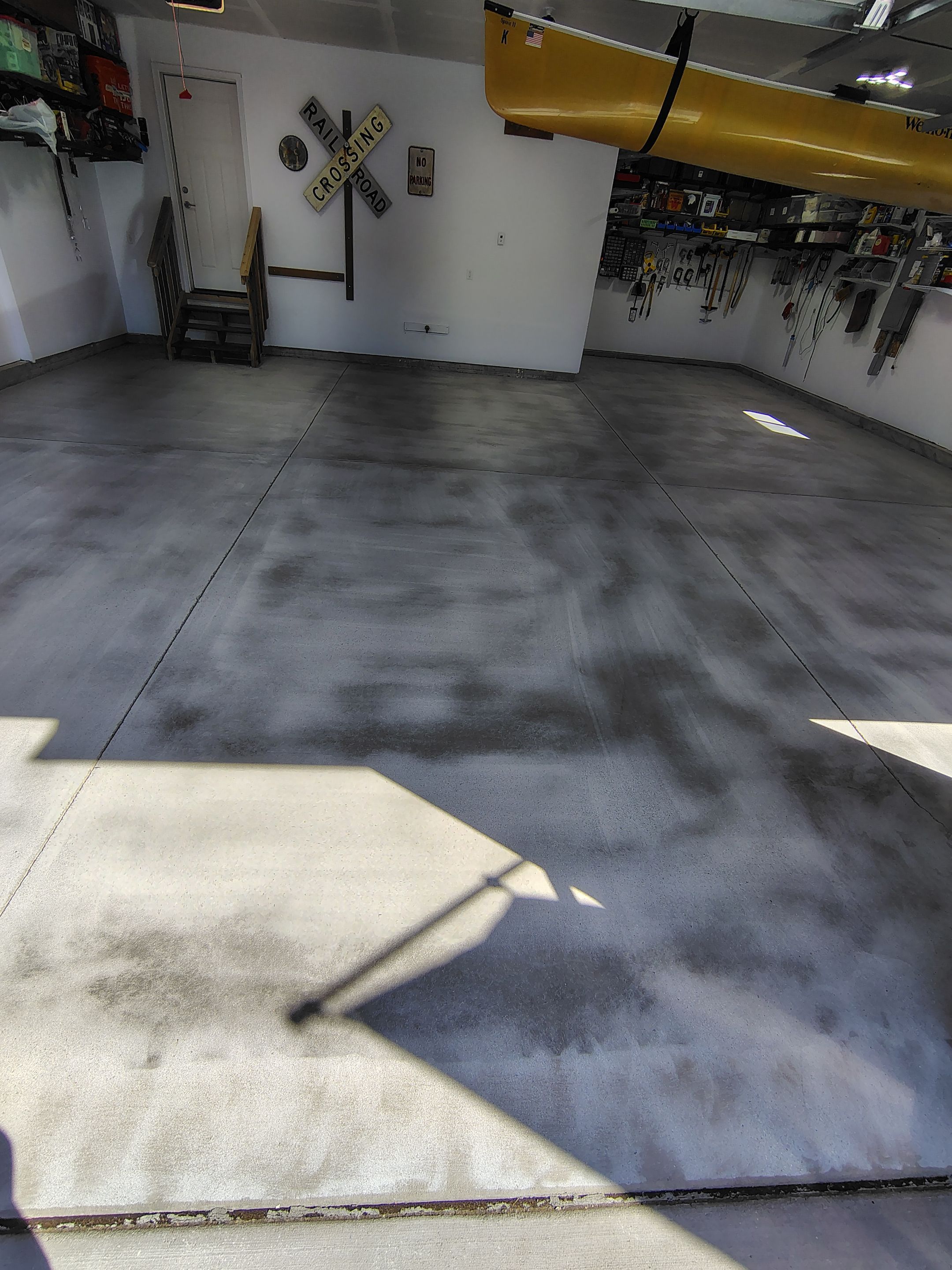 Decorative Flake Garage Floor Coating Installation in Tea, South Dakota by Select Painting, Coatings & Garage Cabinets