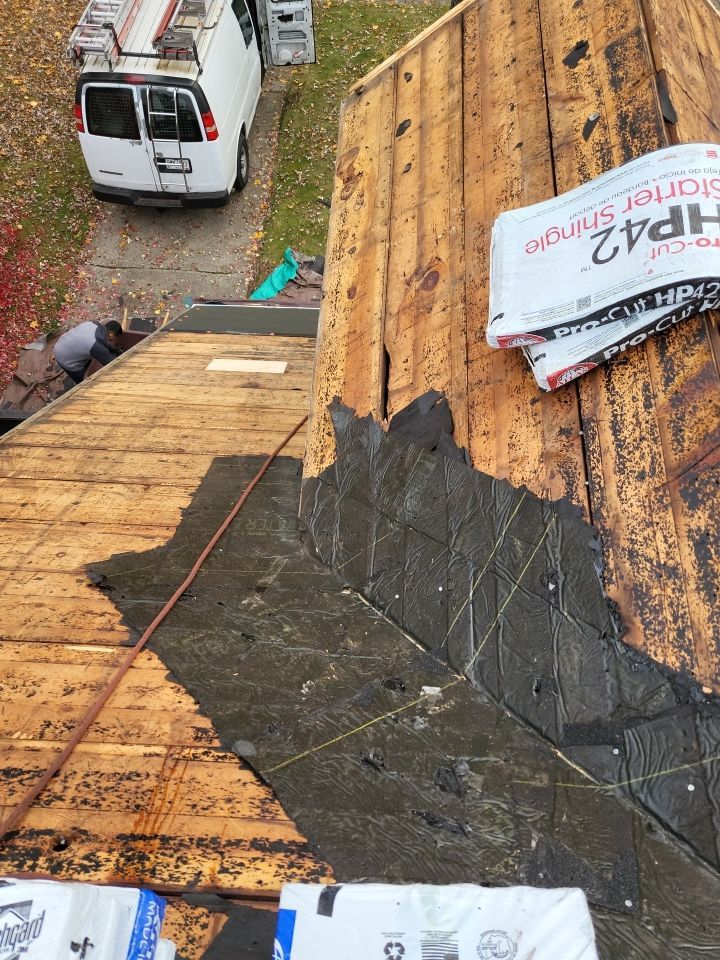 ATLAS PINNACLE PRISTINE COLOR: COPPER CANYON DRIP EDGE: WHITE by Eagle Eye Roofing