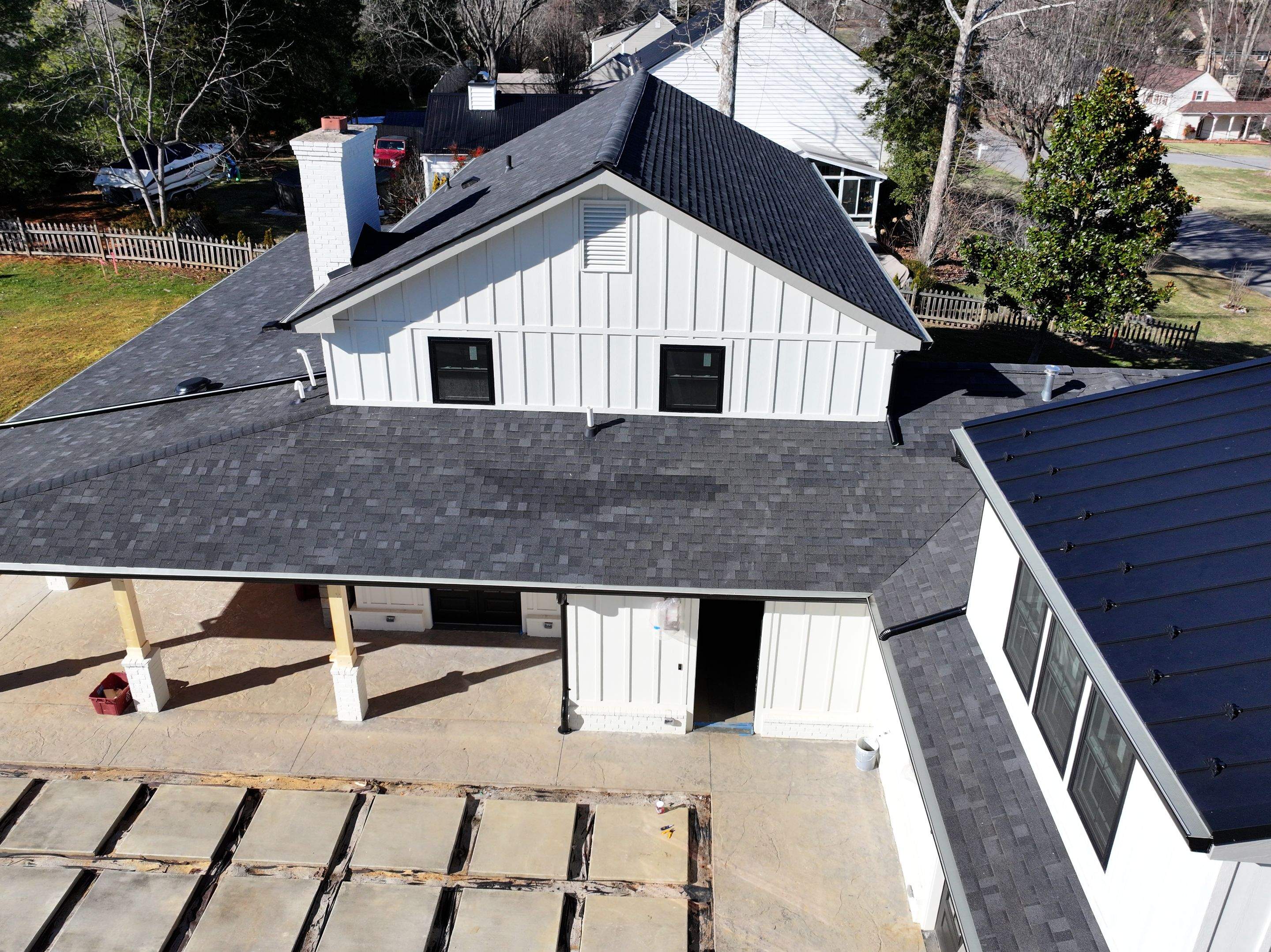 Miller Residence by Omnia Roofing