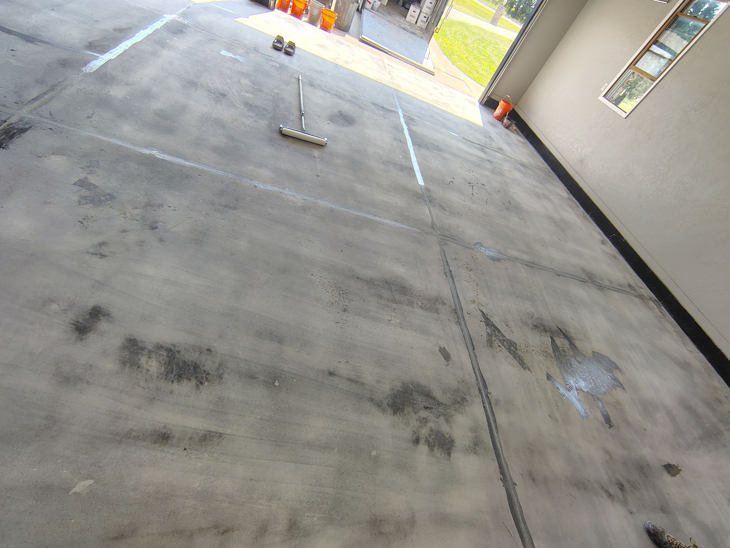 Garage Concrete Floor Coating and Crack Repair in Onawa by Select Painting, Coatings & Garage Cabinets