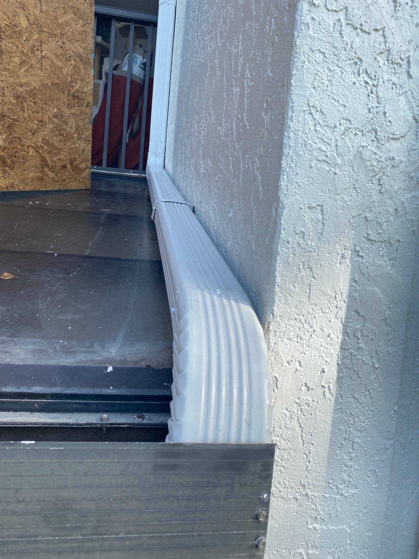 Gutter cleaning all buildings are the same for 6 units in Fort Myers FL by Gutter Professors