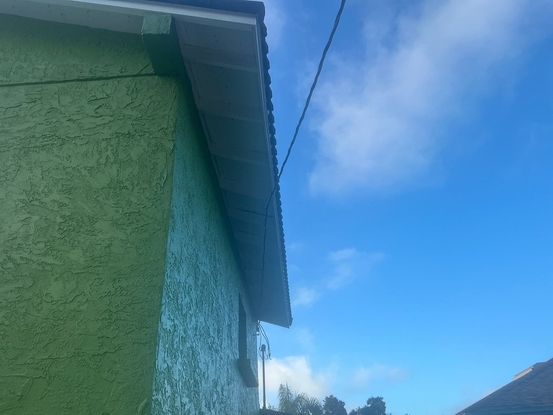 White Aluminum Soffit and Fascia in St.Petersburg FL by Gutter Professors
