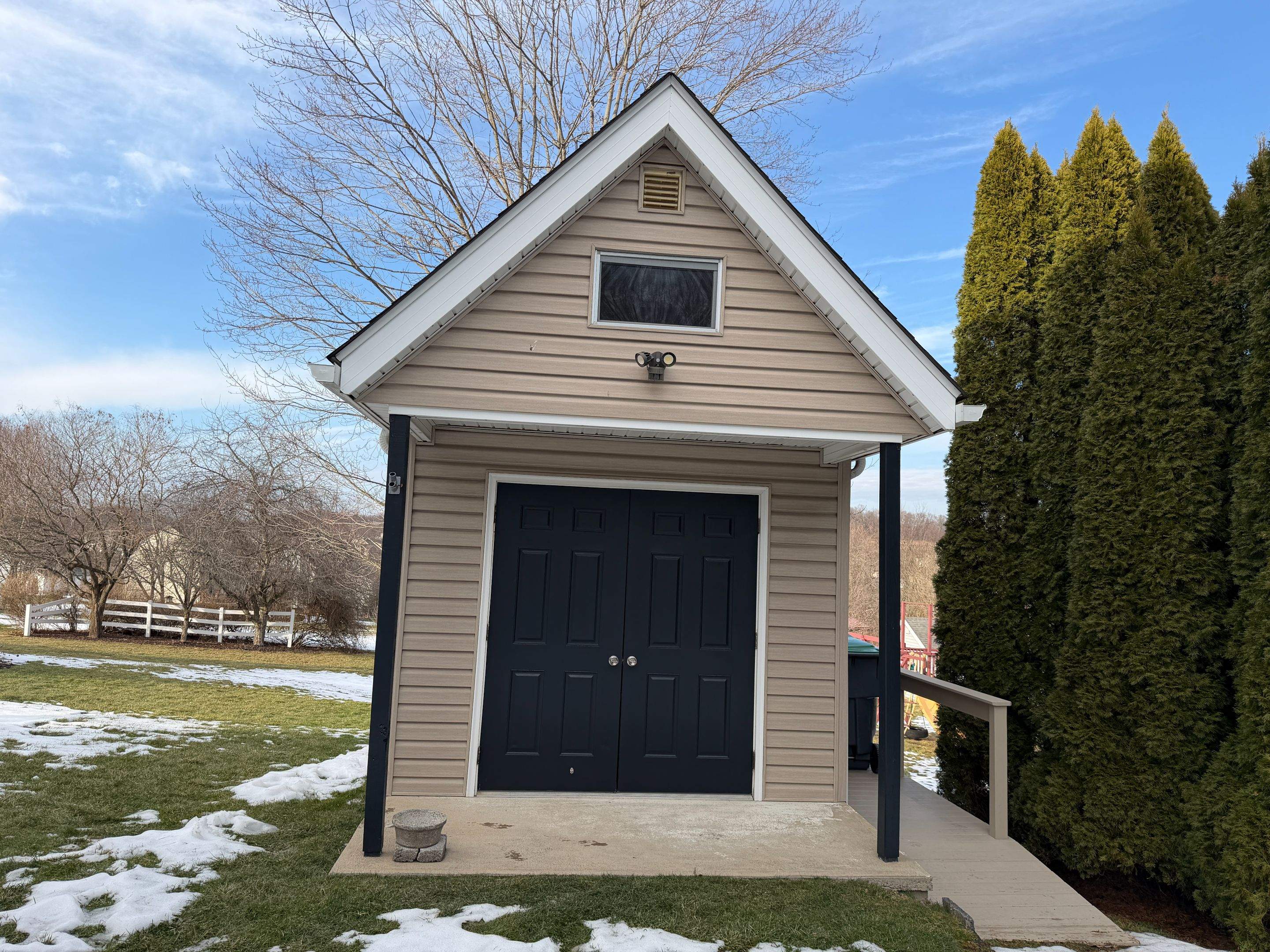 Provia Cedar Peaks Vinyl Siding in Cranberry TWP by Ideal Siding Pittsburgh