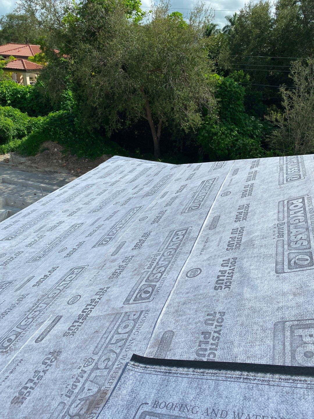 Crown Windsor Slate - Charcoal Black Color by Istueta Roofing