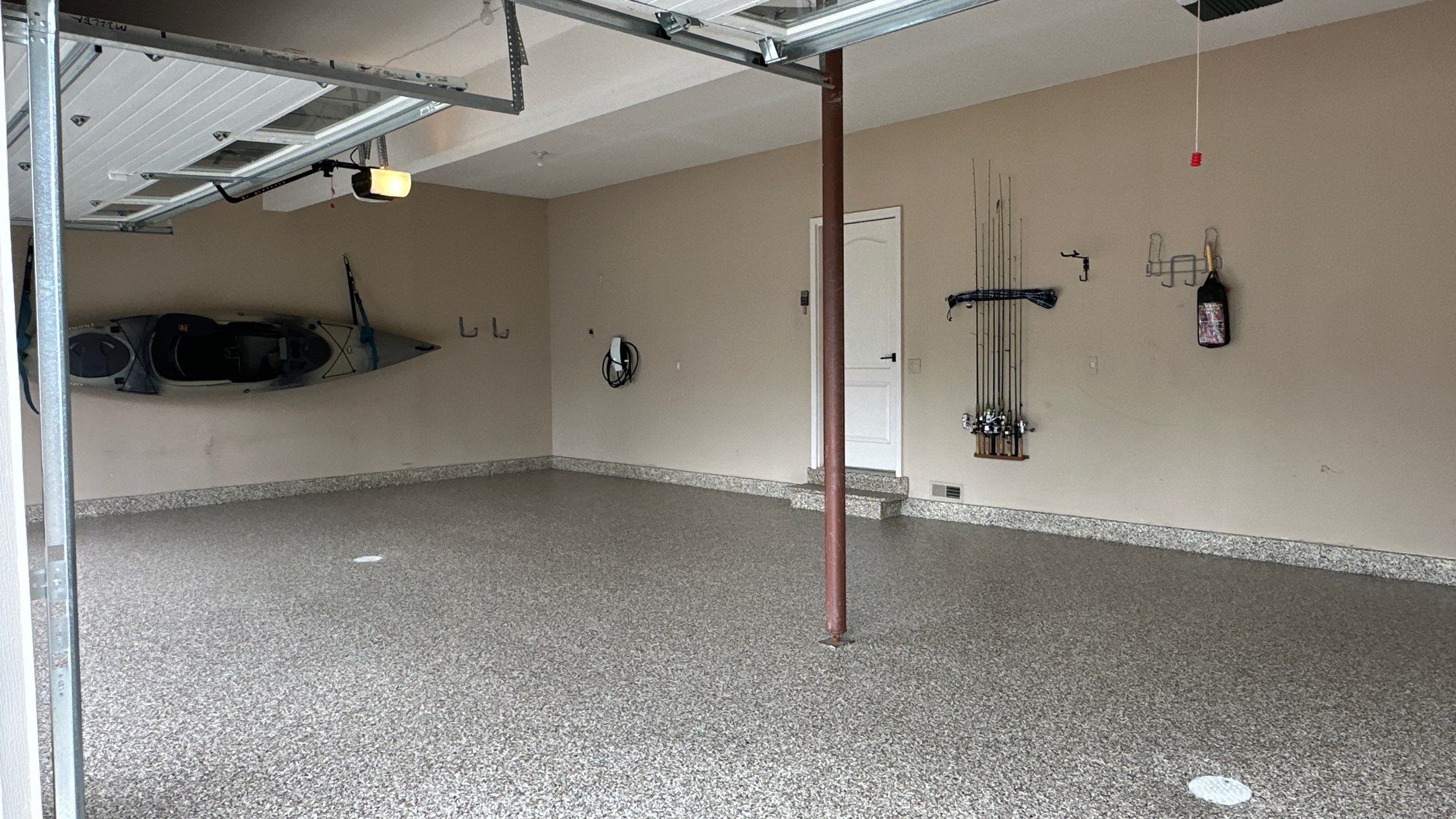 Jeff M. chose Riverbed flake for his beautiful new flake floor   by Banner Garage