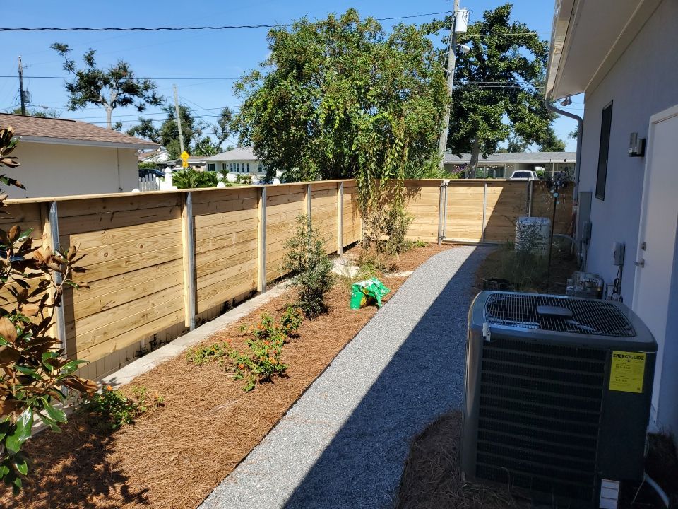Custom Horizontal Fence  by Hip Square Fence Inc.