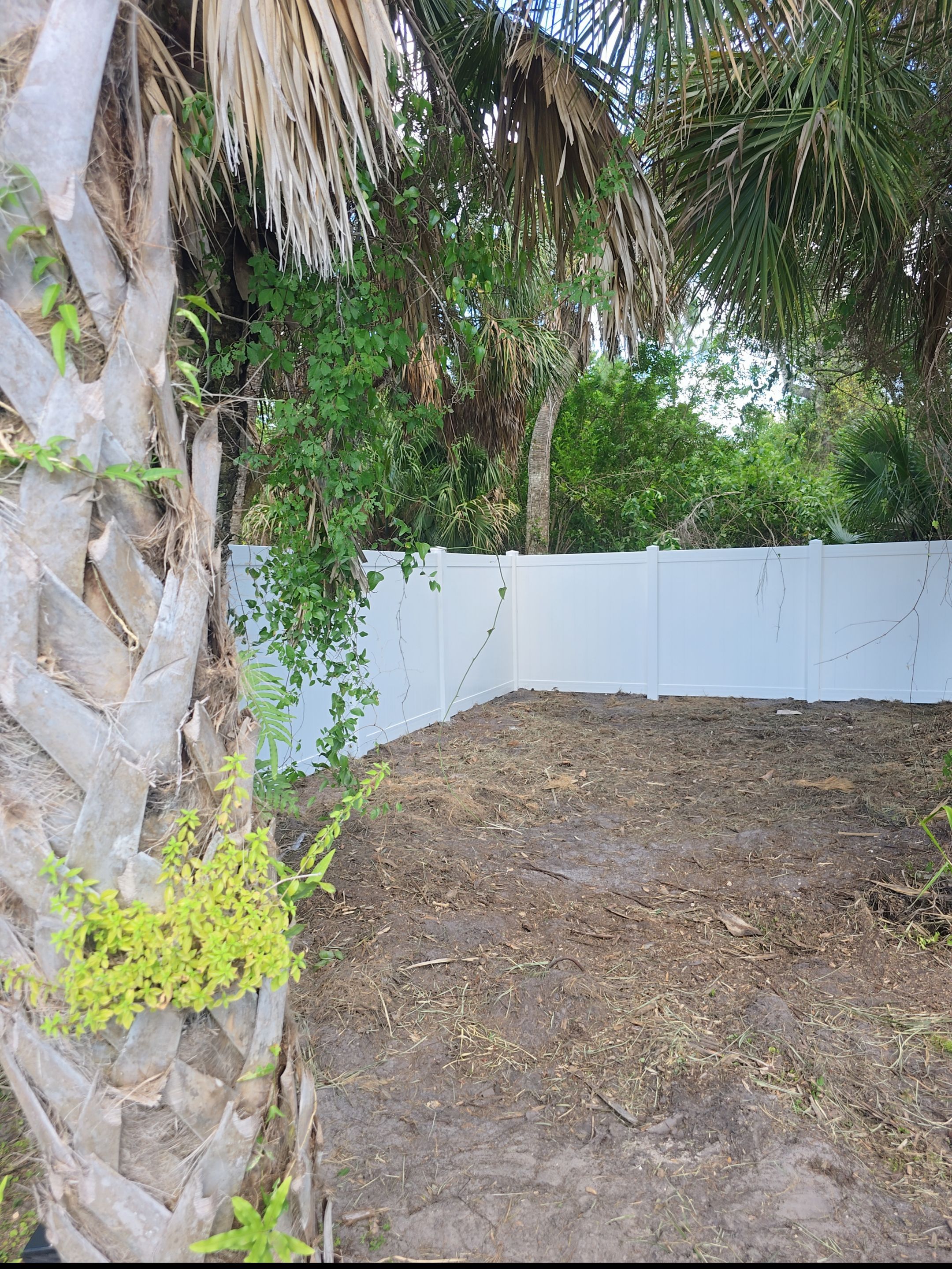 Vinyl Fence Install in North Port by True Fence LLC