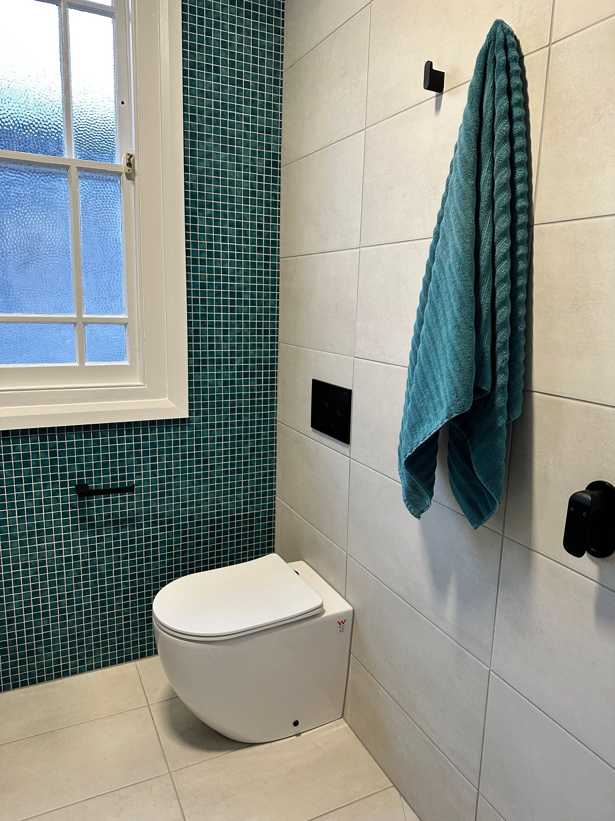 Small Main Bathroom Renovation by Re-seal Bathrooms