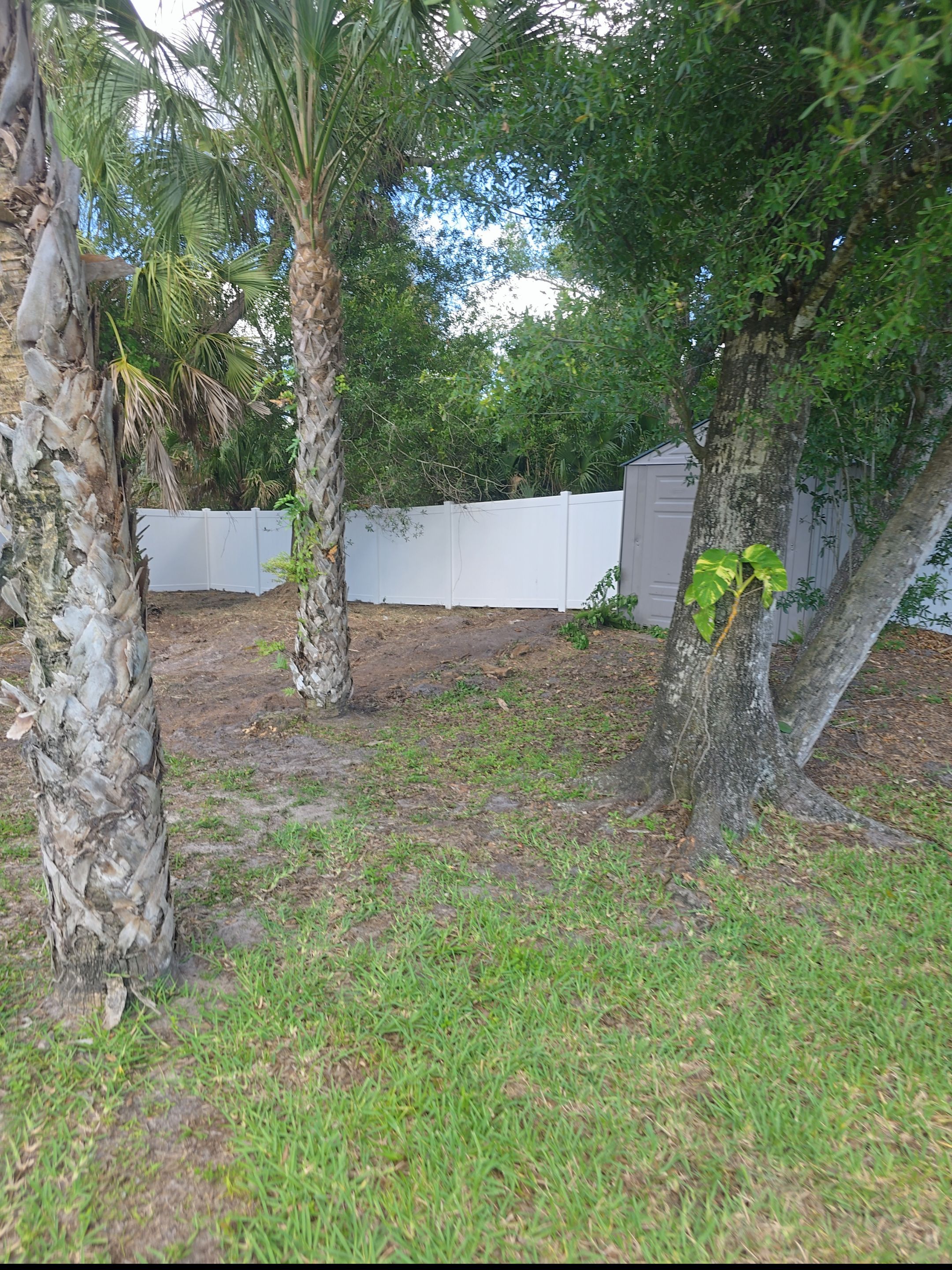 Vinyl Fence Install in North Port by True Fence LLC