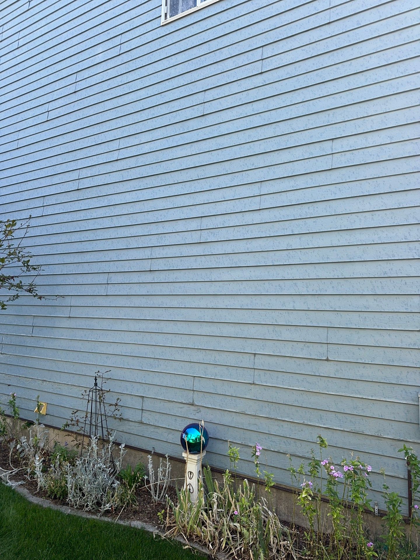 Lindon | Hardie & Steel Mixed Siding | Pearl Gray by Ideal Siding Utah