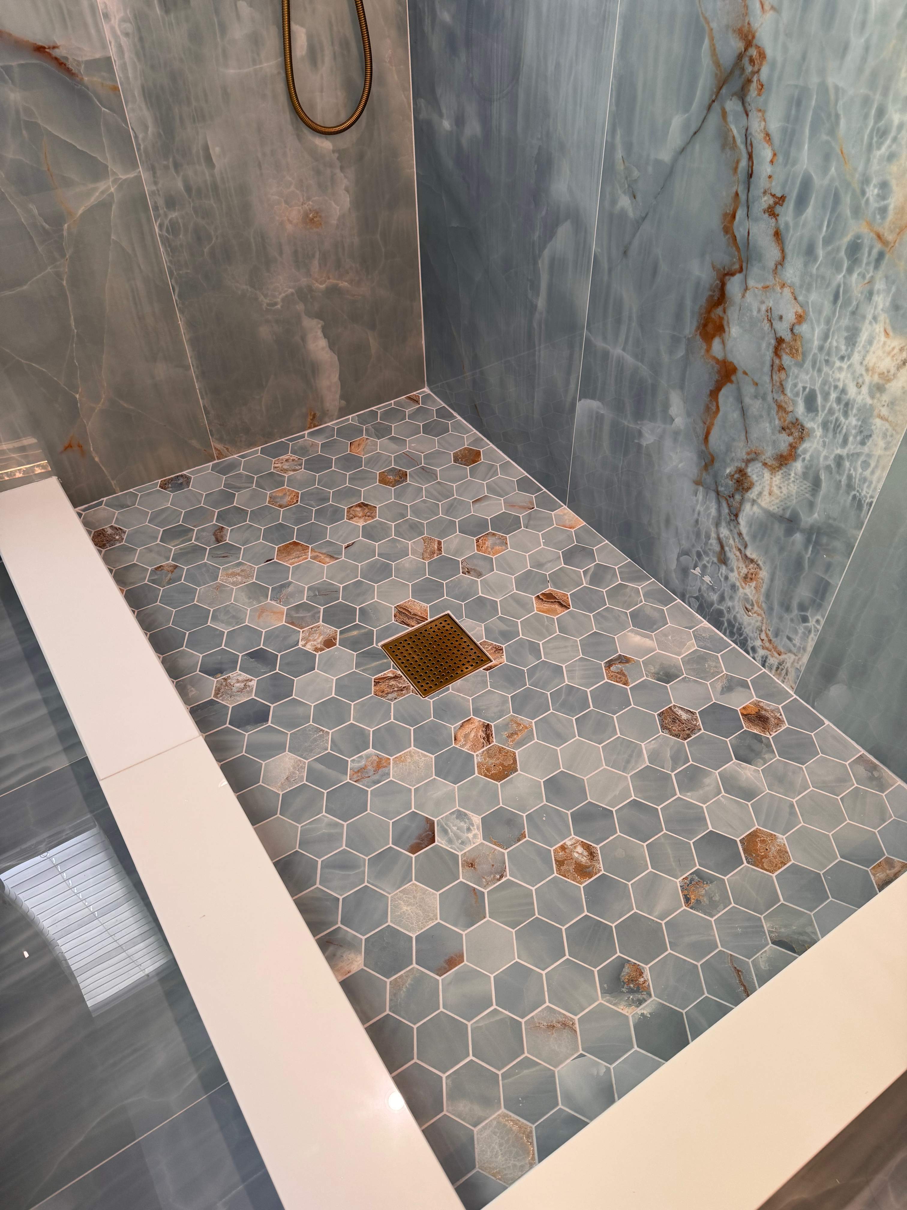 Master bathroom renovation by Prudencio