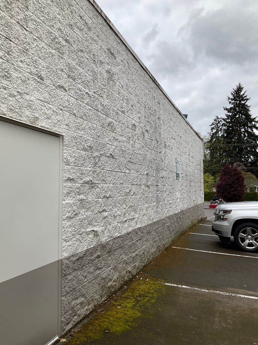 Store wash using Soft wash solution by Willamette Outdoor Wash LLC