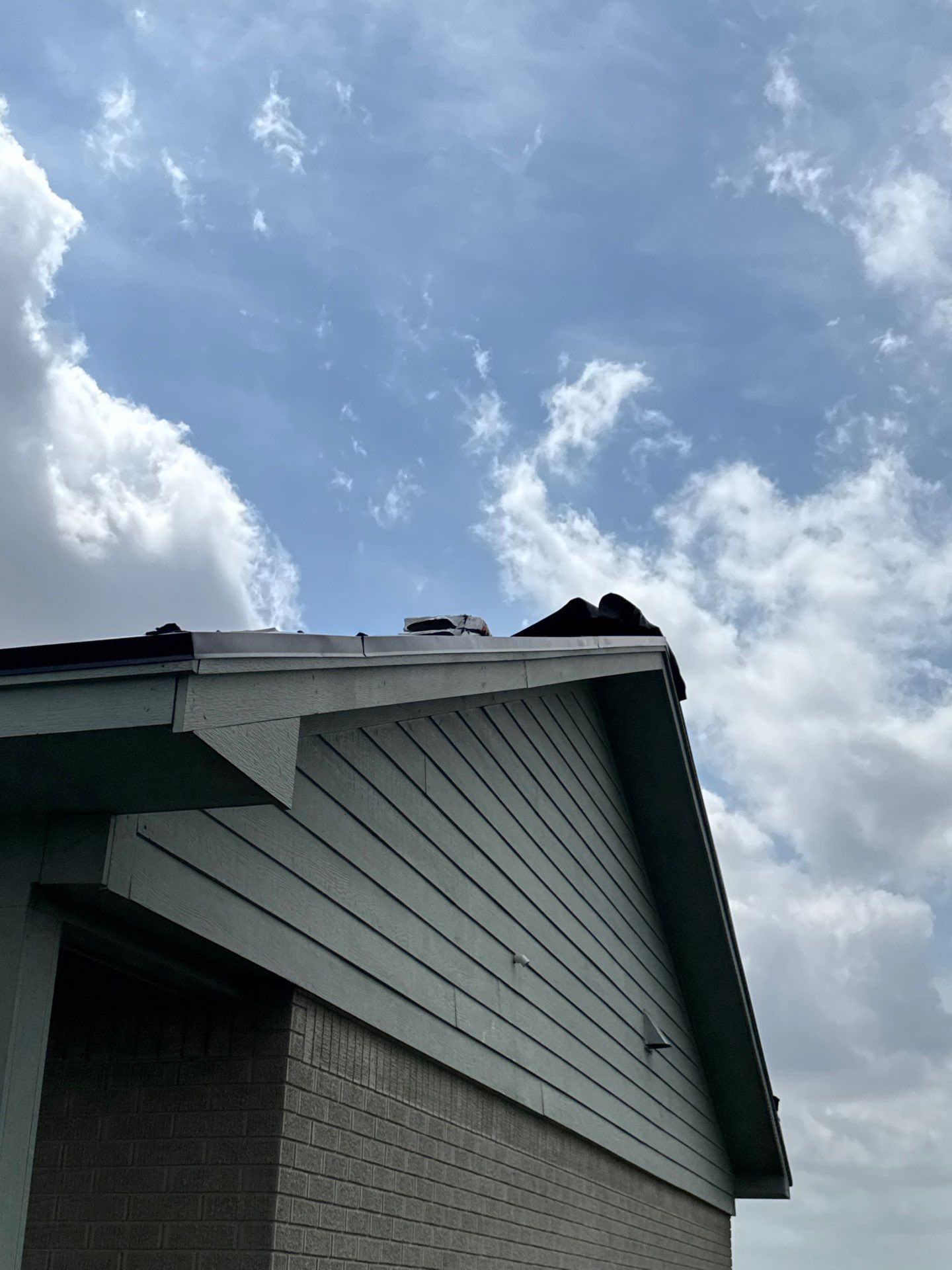 Roof Replacement louise by Roof Repair Company