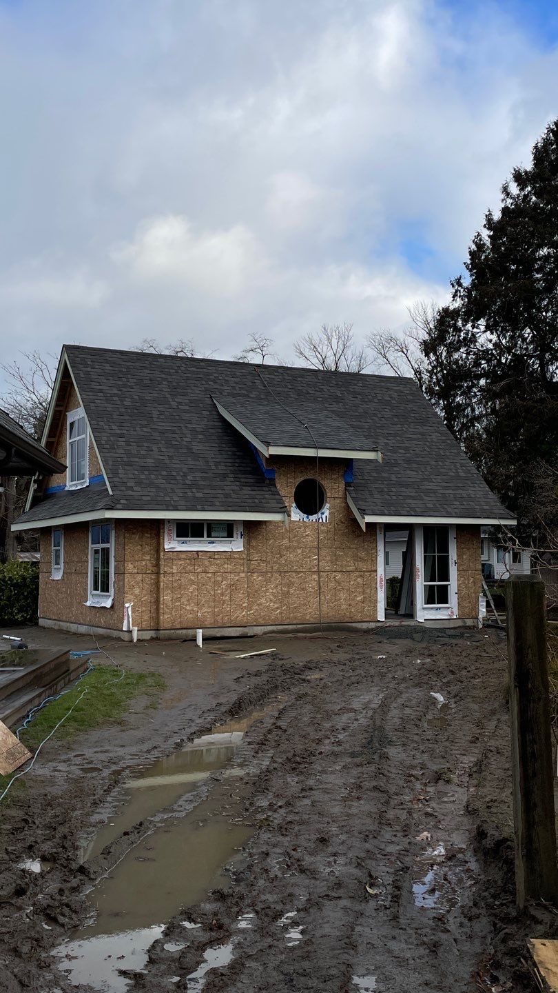Residential Roofing Installation using OC Oakridge shingles by Top Notch Roofing Inc