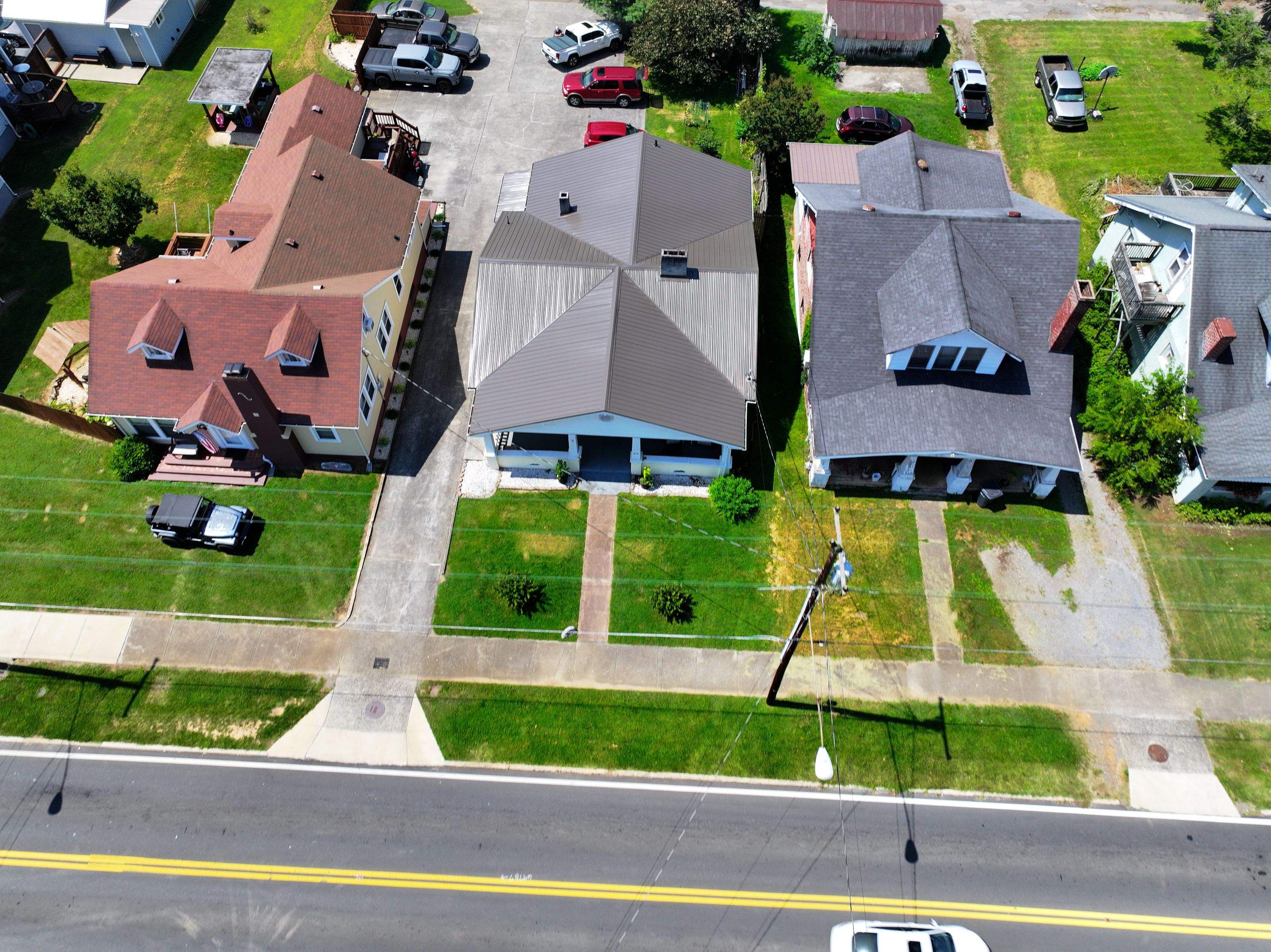 Fernandez Residence by Omnia Roofing