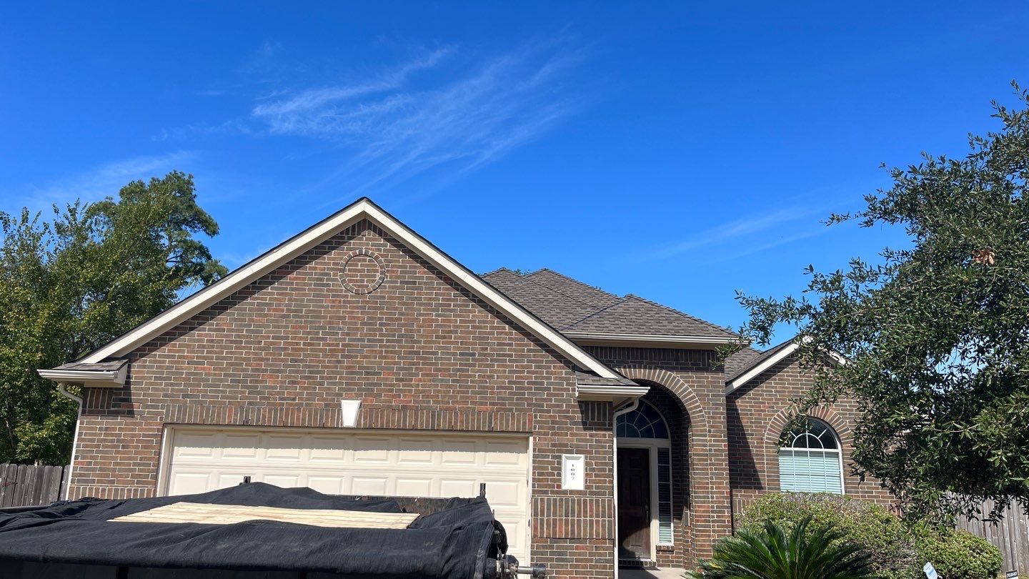 GAF HDZ - Weathered Wood by Elite Roofing LLC