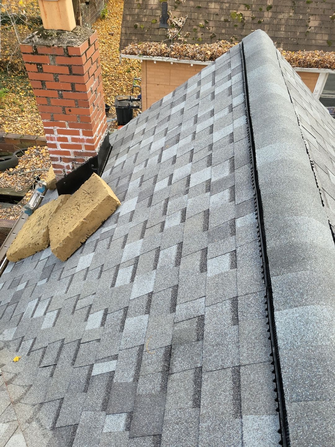 ATLAS PINNACLE COLOR: COASTAL GRANITE DRIP EDGE: WHITE by Eagle Eye Roofing