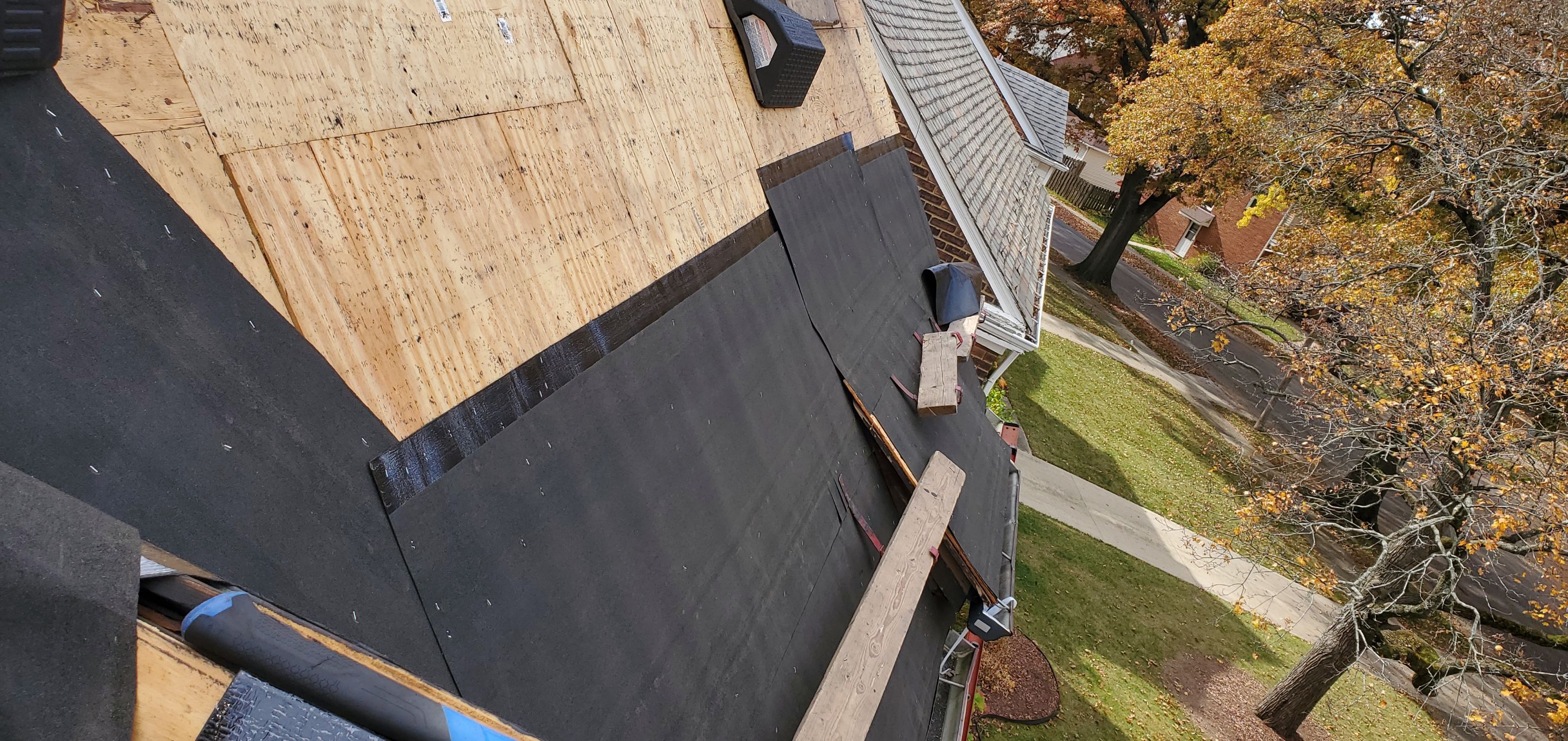 Residential Roofing Installation using owens corning duration, Harbor Blue by Absolute Roofing and Construction