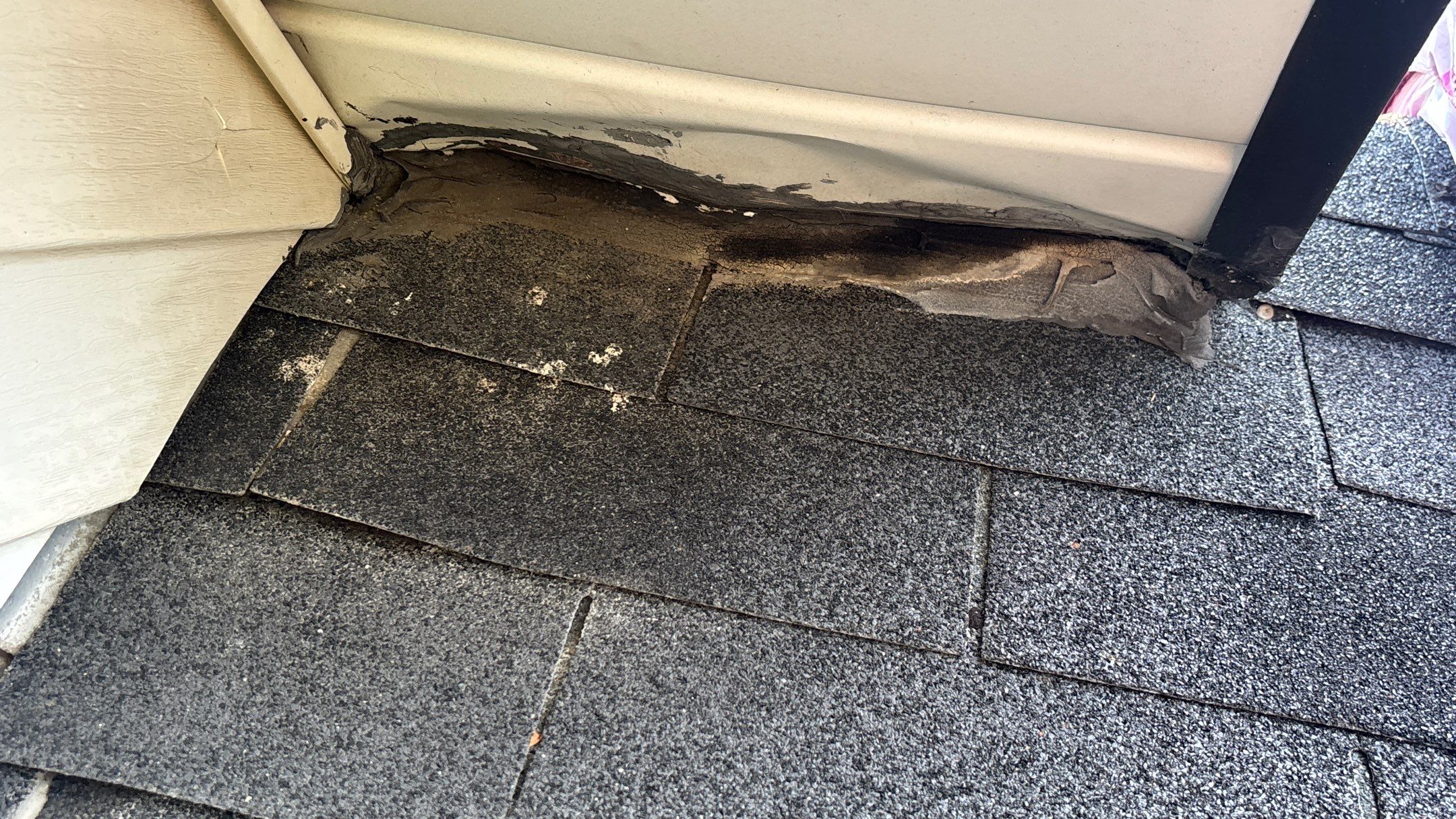 Roof Replacement using Owens Corning Onyx Black by 180 Contractors