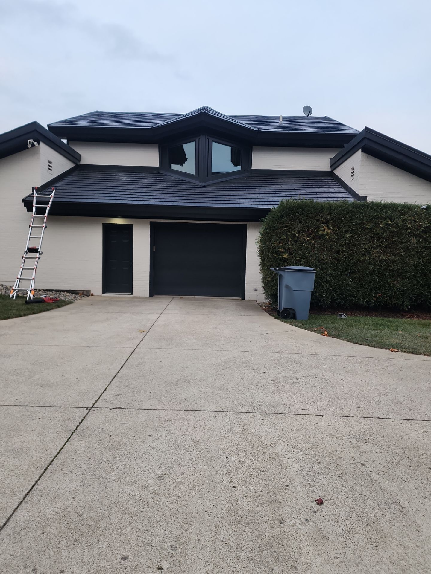 Black Frost Metal Shake Roof & Modern Exterior Renovation – Fort Wayne, IN by 4Ever Metal Roofing