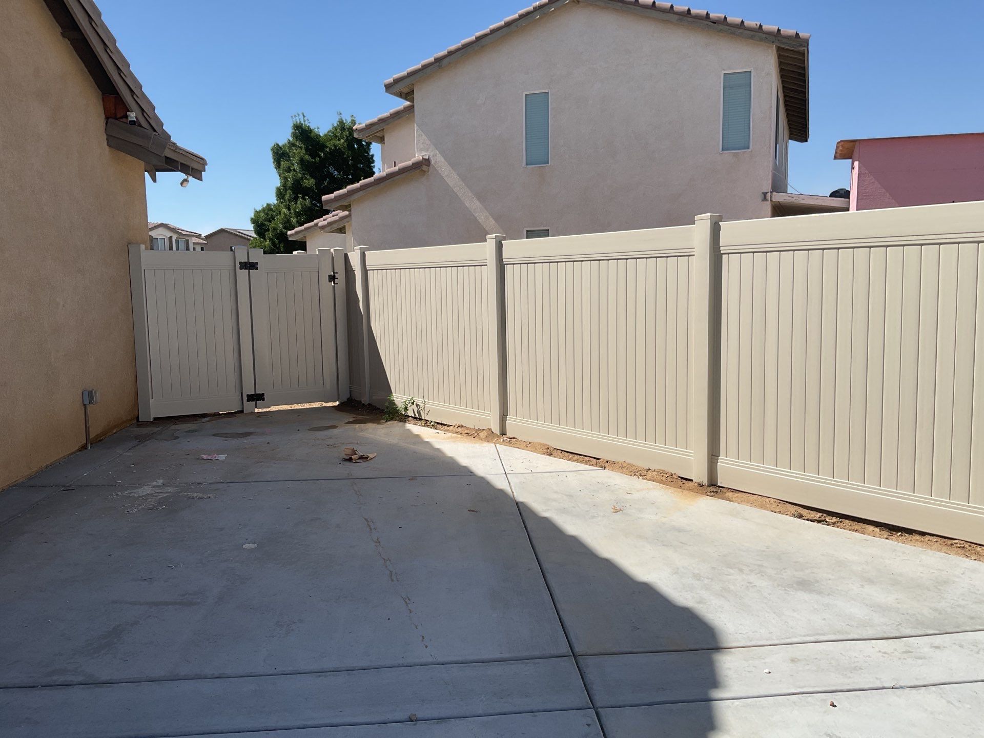 Fence Installation using Vinyl by Fence Guys Inc. 