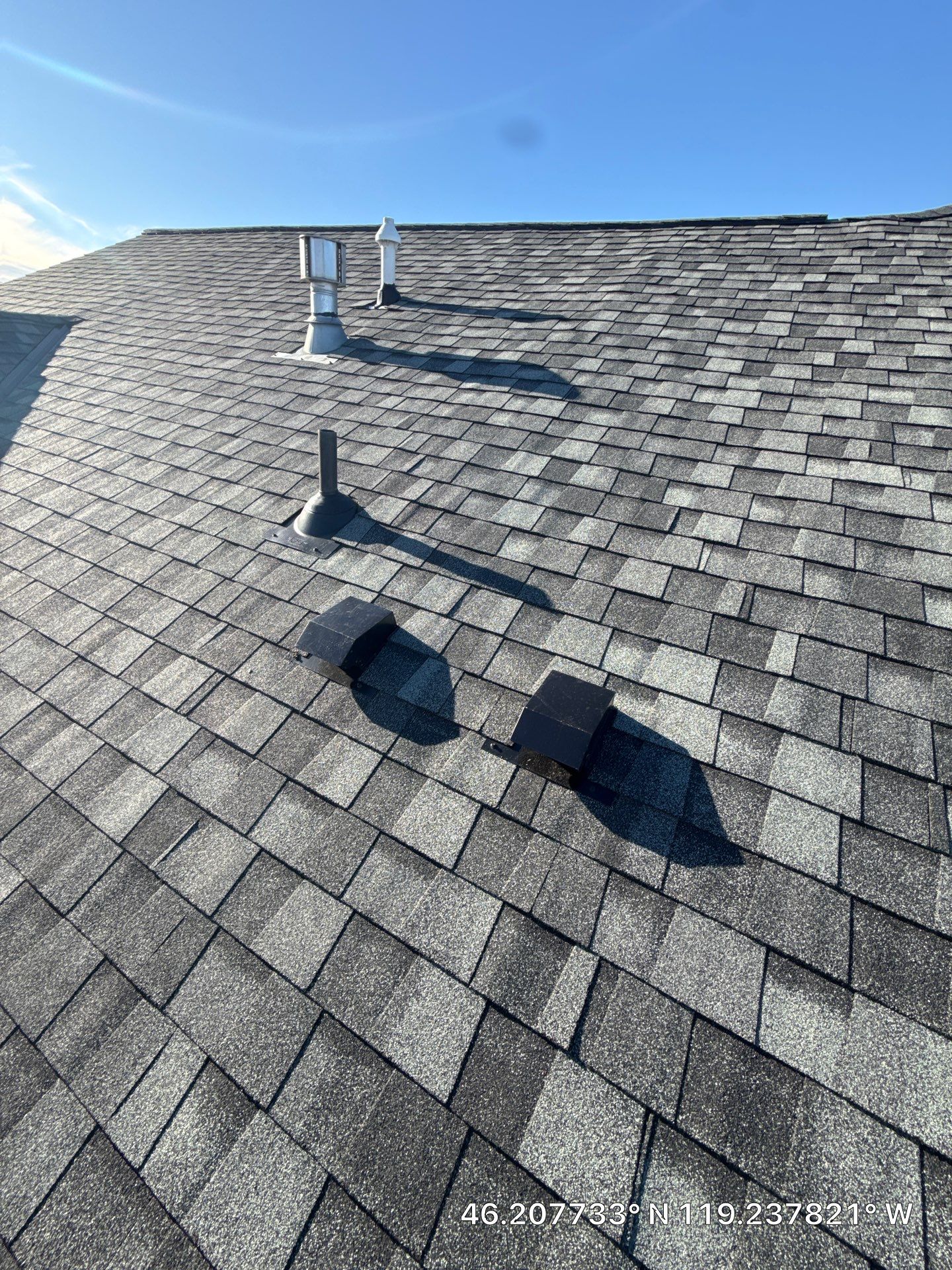 Architectural Asphalt Shingle Roof Replacement in Kennewick, Washington by Alpine Roofing