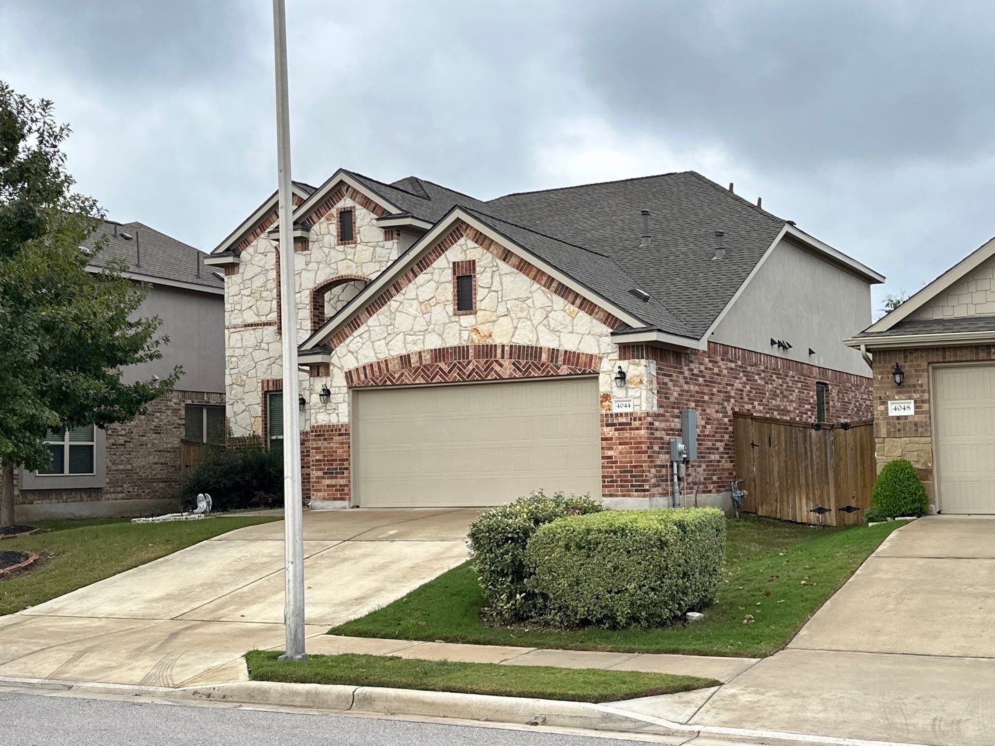 GAF HDZ - Weathered Wood by Elite Roofing LLC