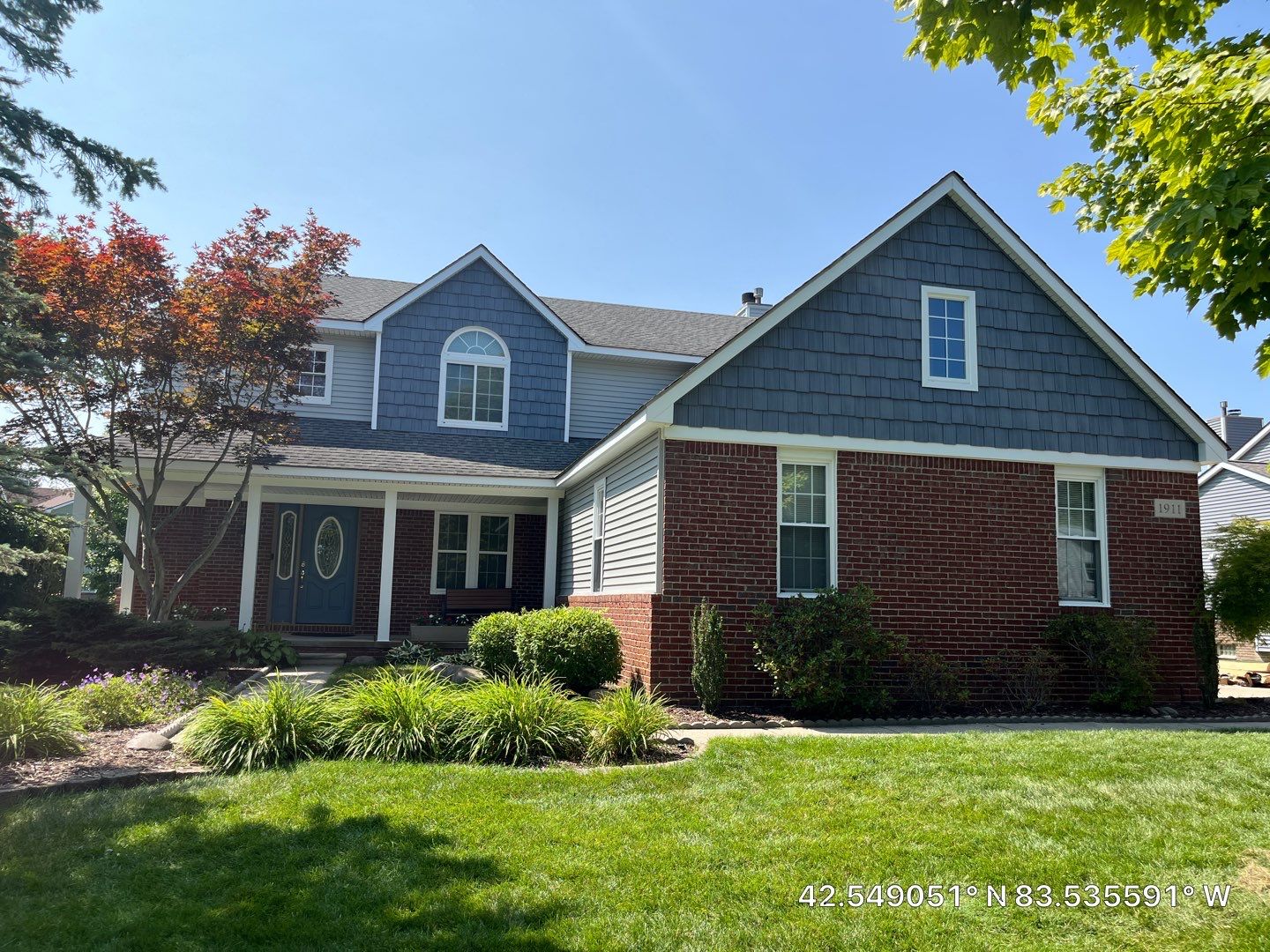 Siding Replacement using Certainteed Restoration Classic D4 by 180 Contractors