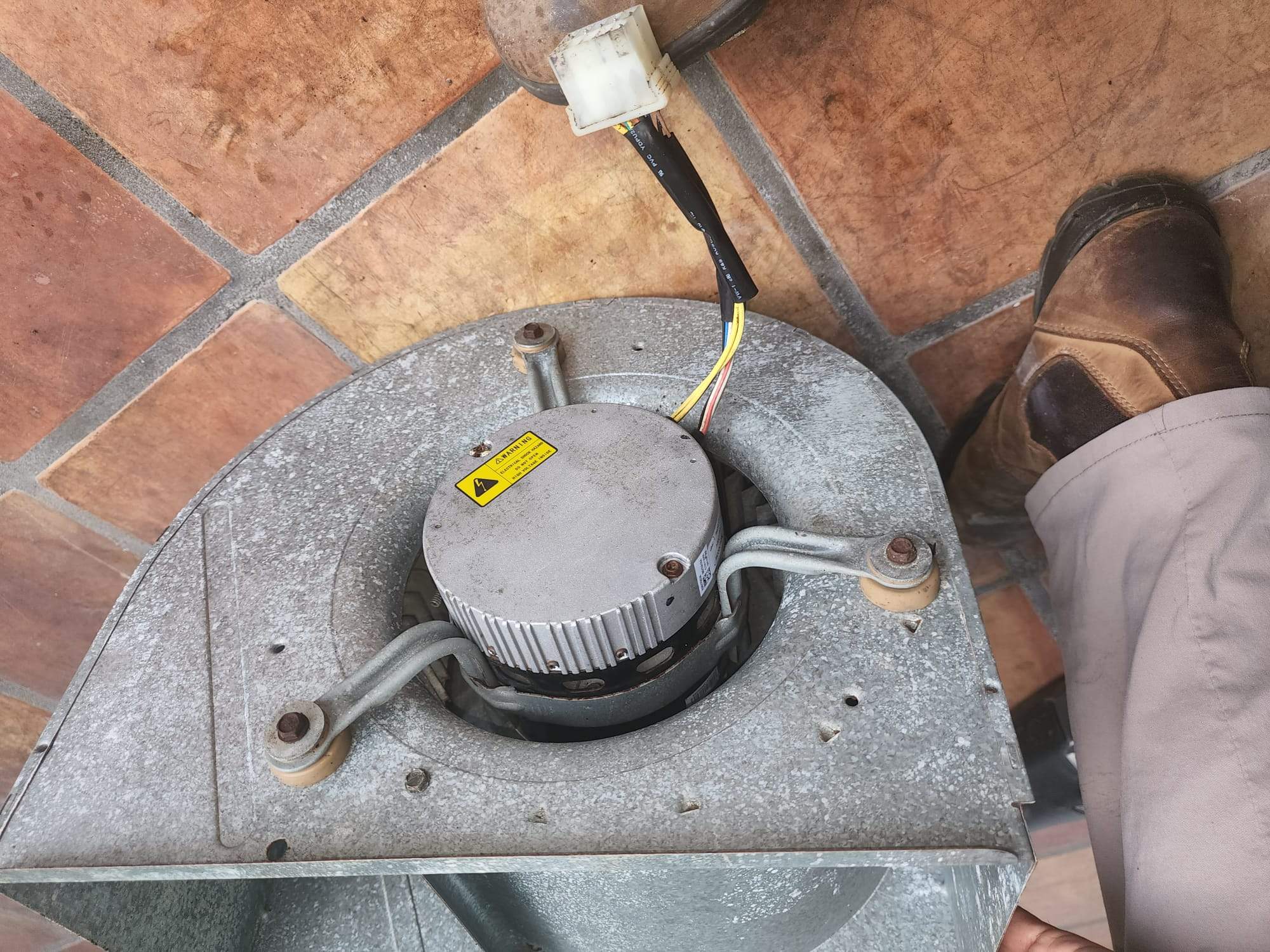 Holmes Beach AC Mold Deep Cleaning by Ampm Restoration Services