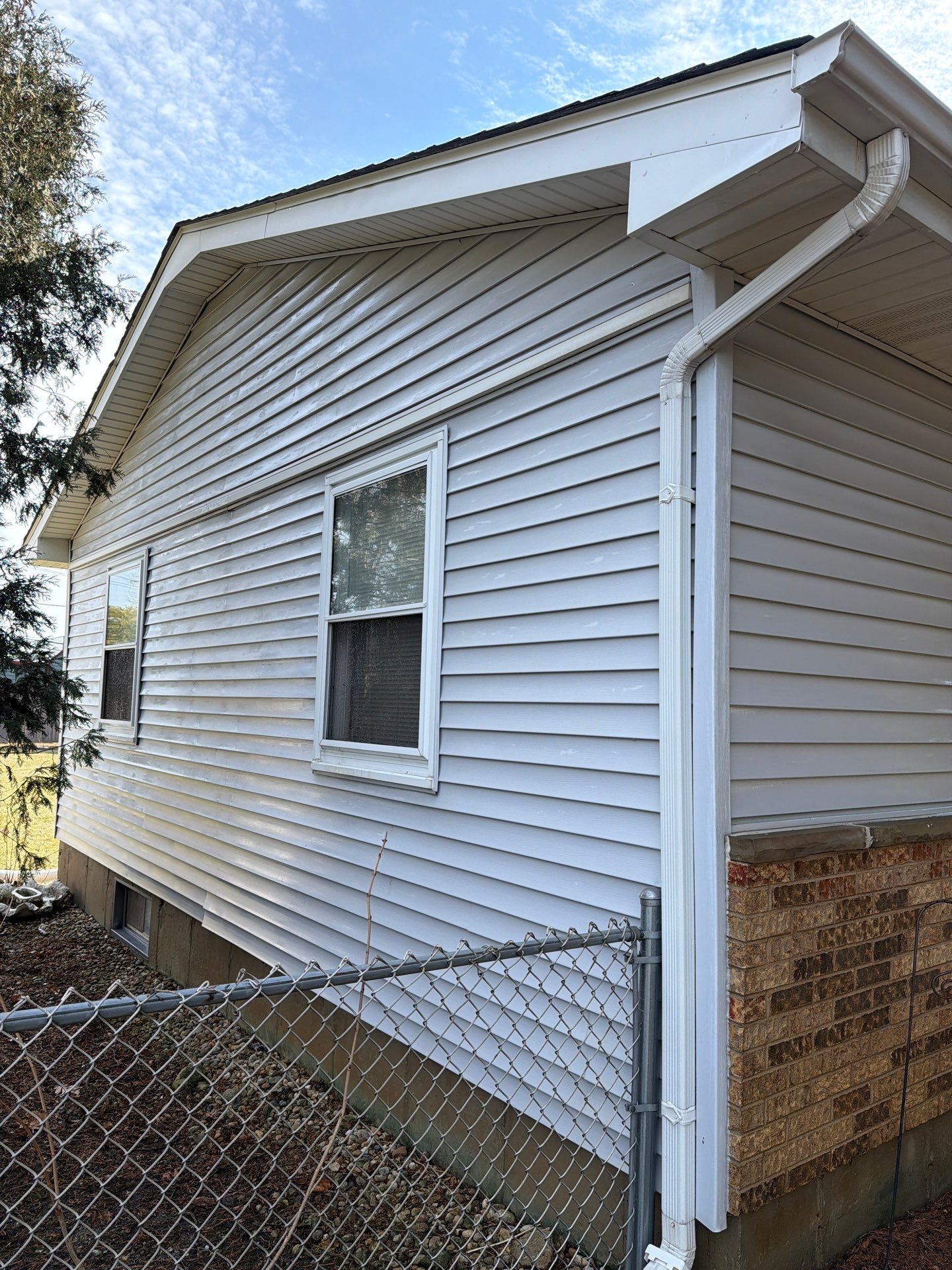 Simmons Power and Soft Washing featured photo.