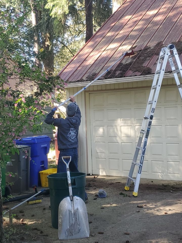 Gutters by Willamette Outdoor Wash LLC