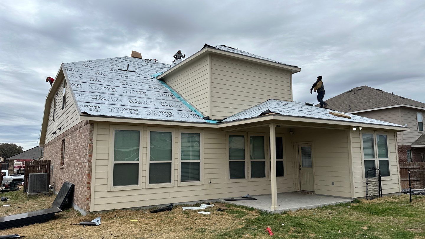 GAF HDZ - Weathered Wood by Elite Roofing LLC