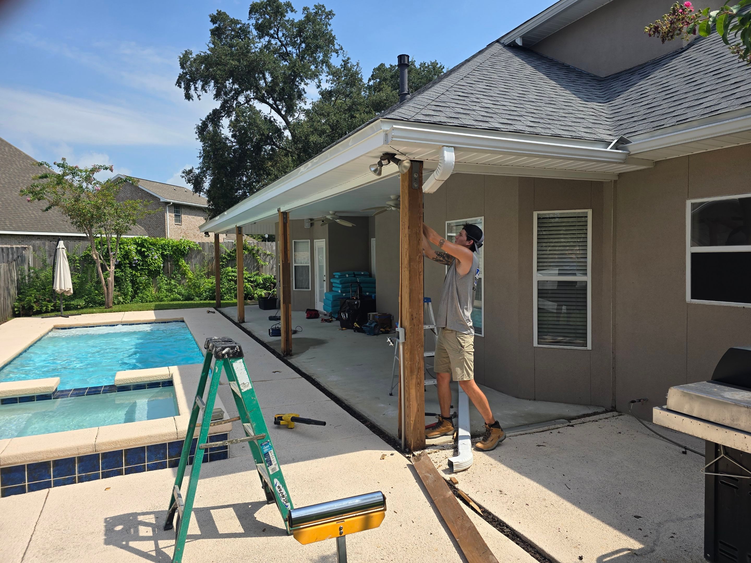 Poolside Glass Under in Fort Walton Beach by Titan Sunrooms